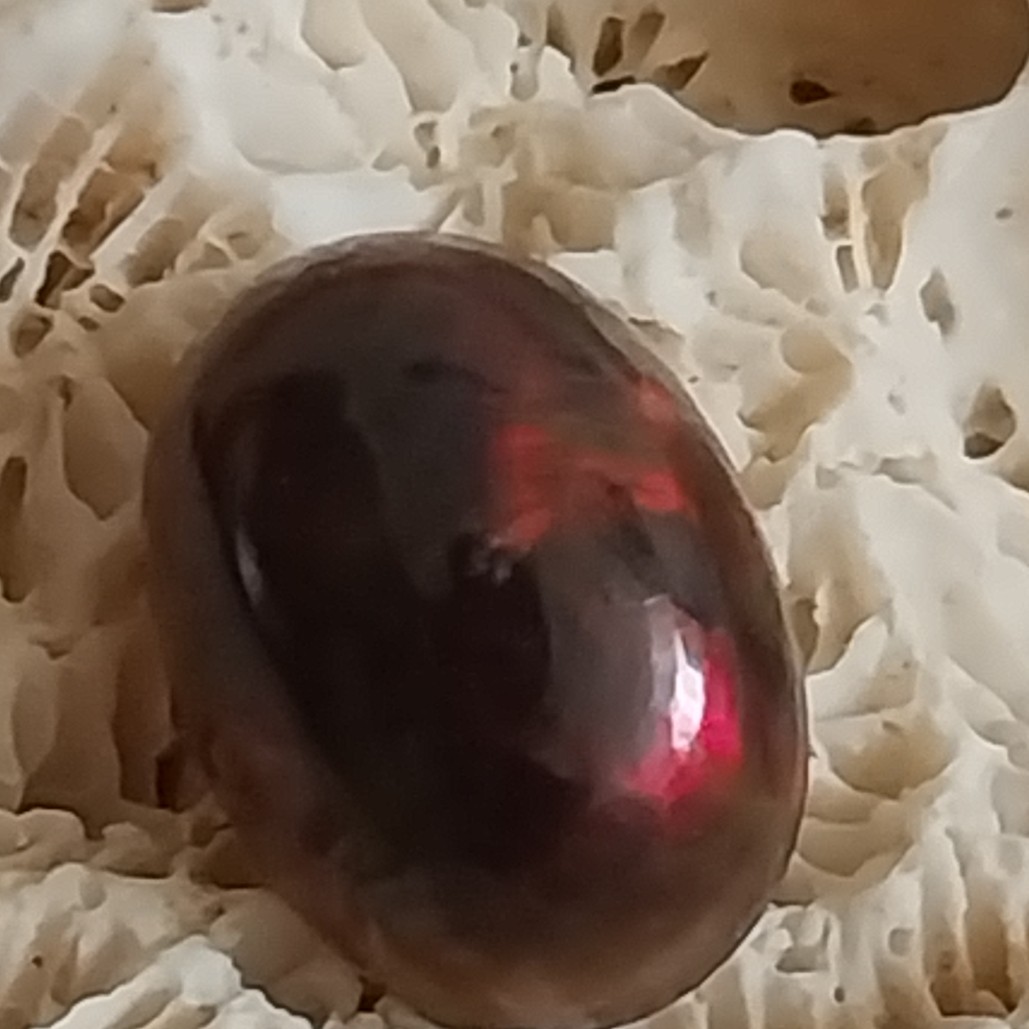 نگین اپال بلک پر تلالو آتشین اتیوپی اعلا 2.70قیراط
