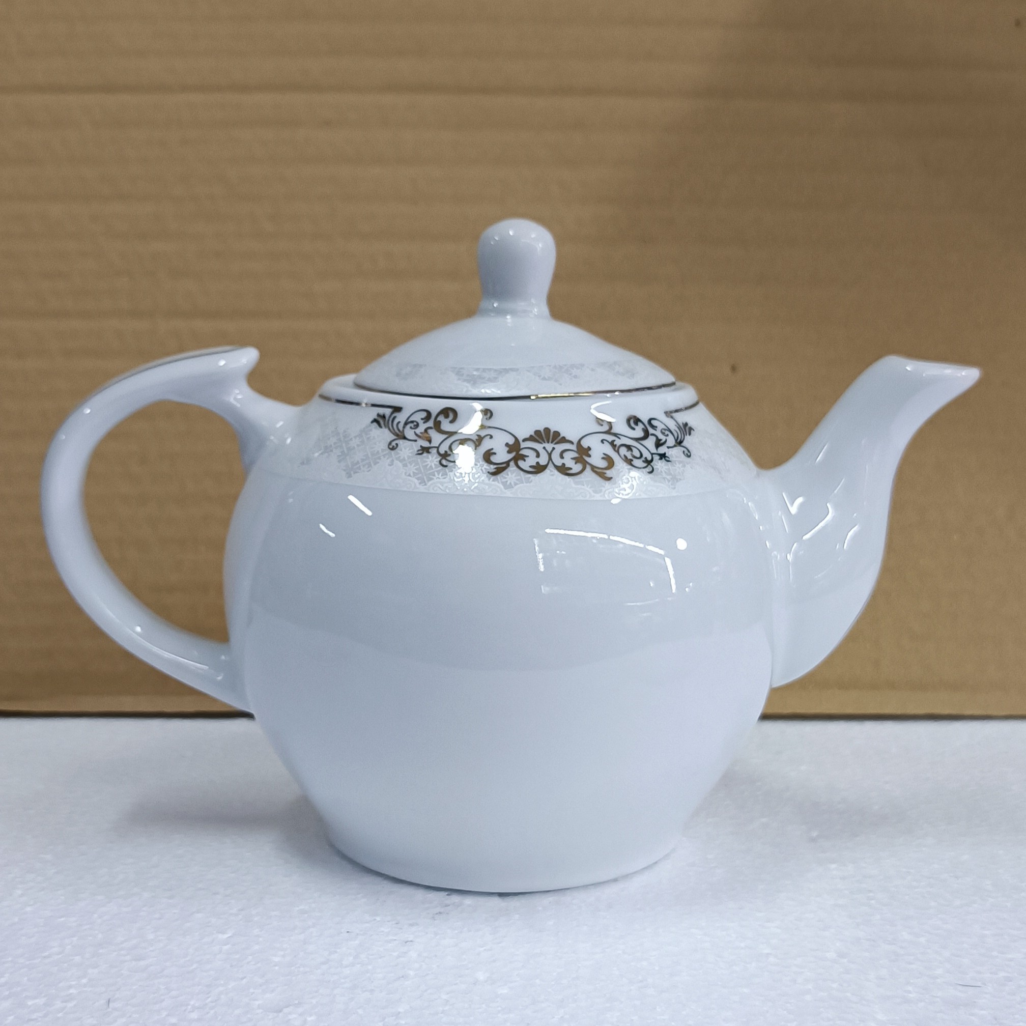 قوری چینی سایز متوسط طرح برلیانس ساخت کارخانجات چینی تقدیس بابهترین کیفیت ممکن