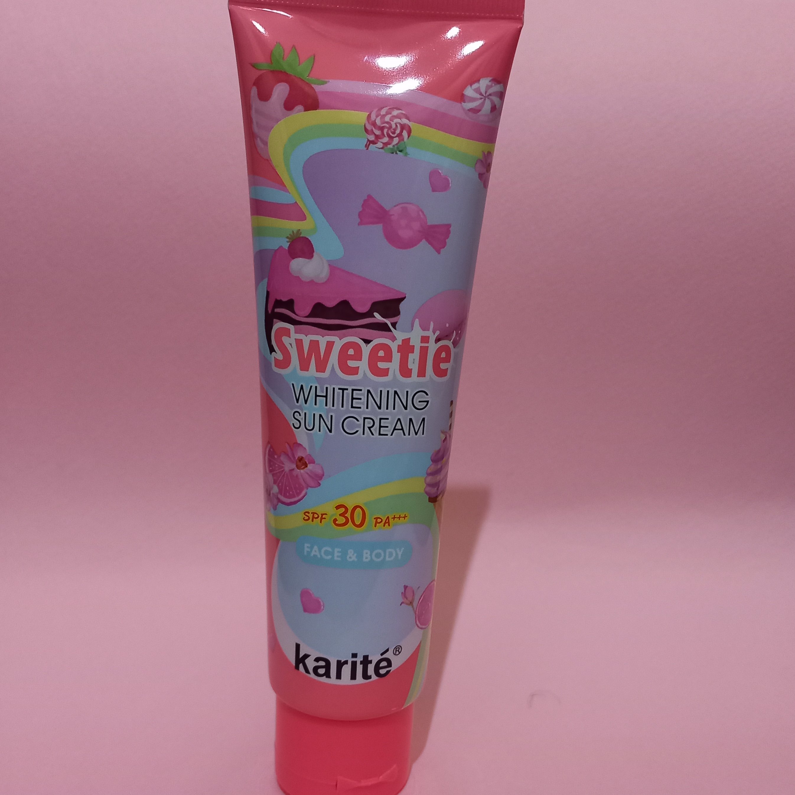 کرم روشن کننده و ضدآفتاب