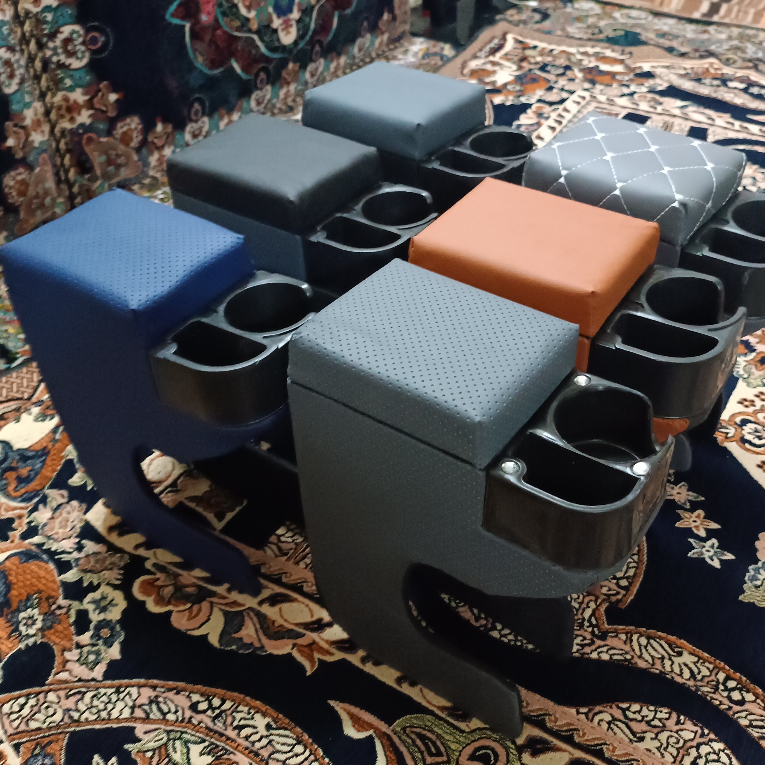 کنسول وسط چرمی برای انواع خودروها تیبا2وکوییک ساینا پراید تیبا1با کیفیت عالی و رنگ های مختلف