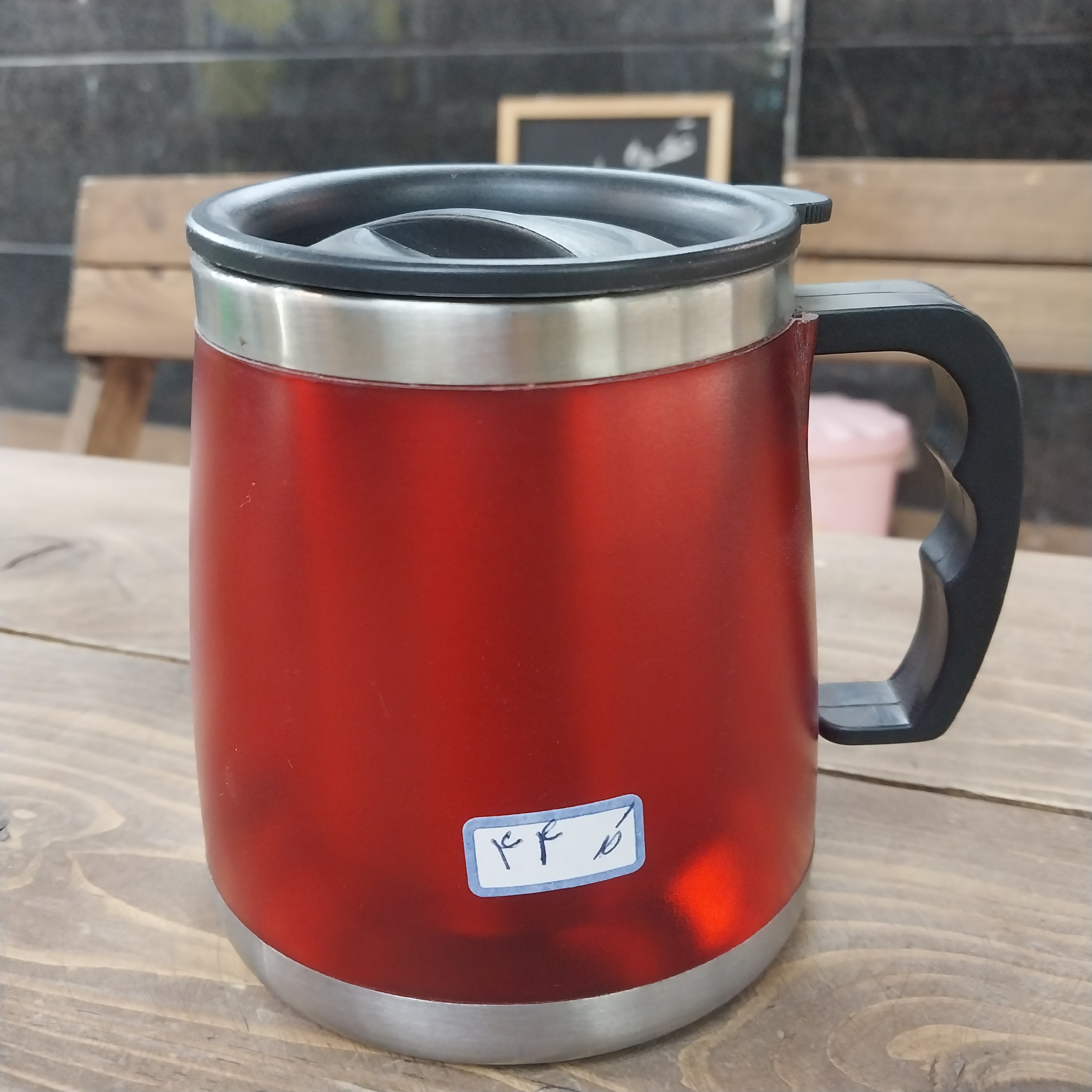 ماگ و فلزی در دار دوجه داره