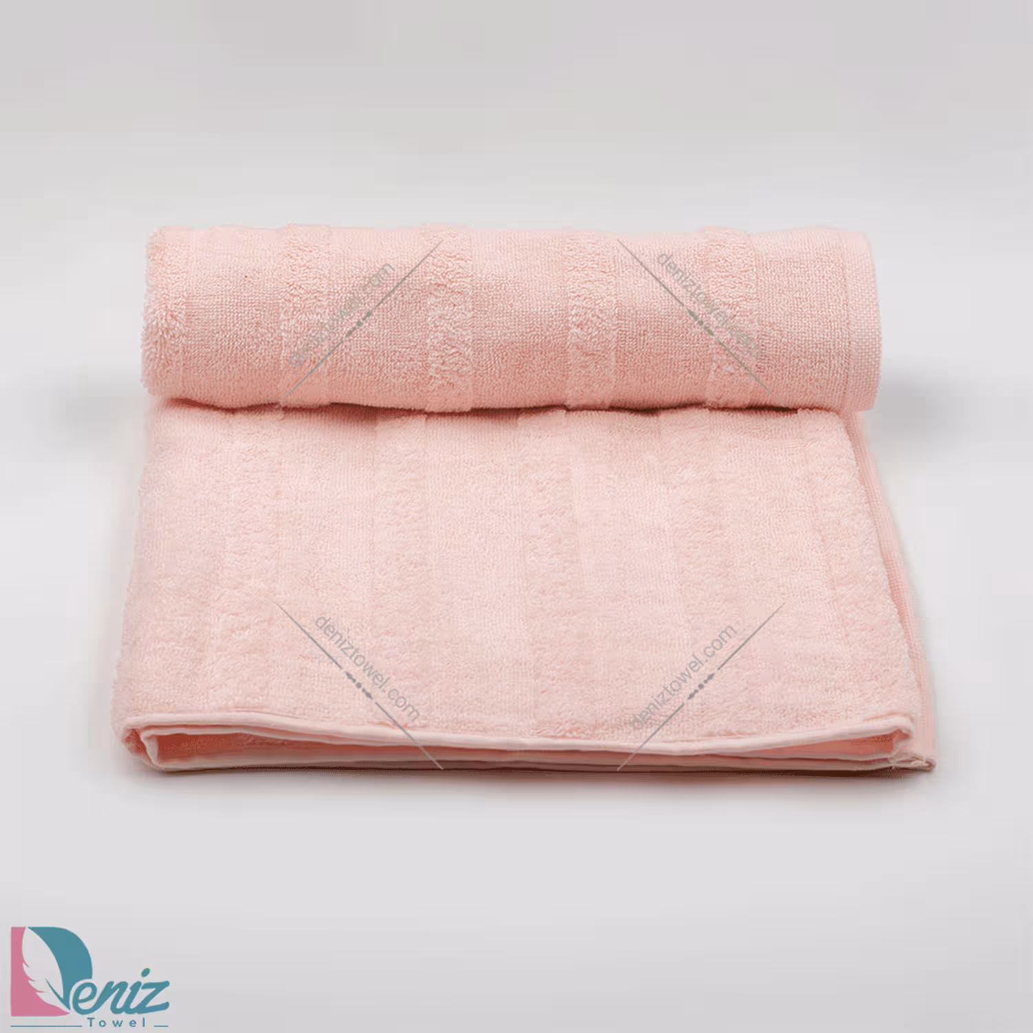 حوله استخری طرح سالوینو رنگ گلبهی