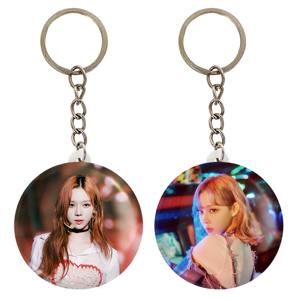 جاکلیدی خندالو مدل وینتر گروه آسپا Aespa کد 1973719734 مجموعه 2 عددی