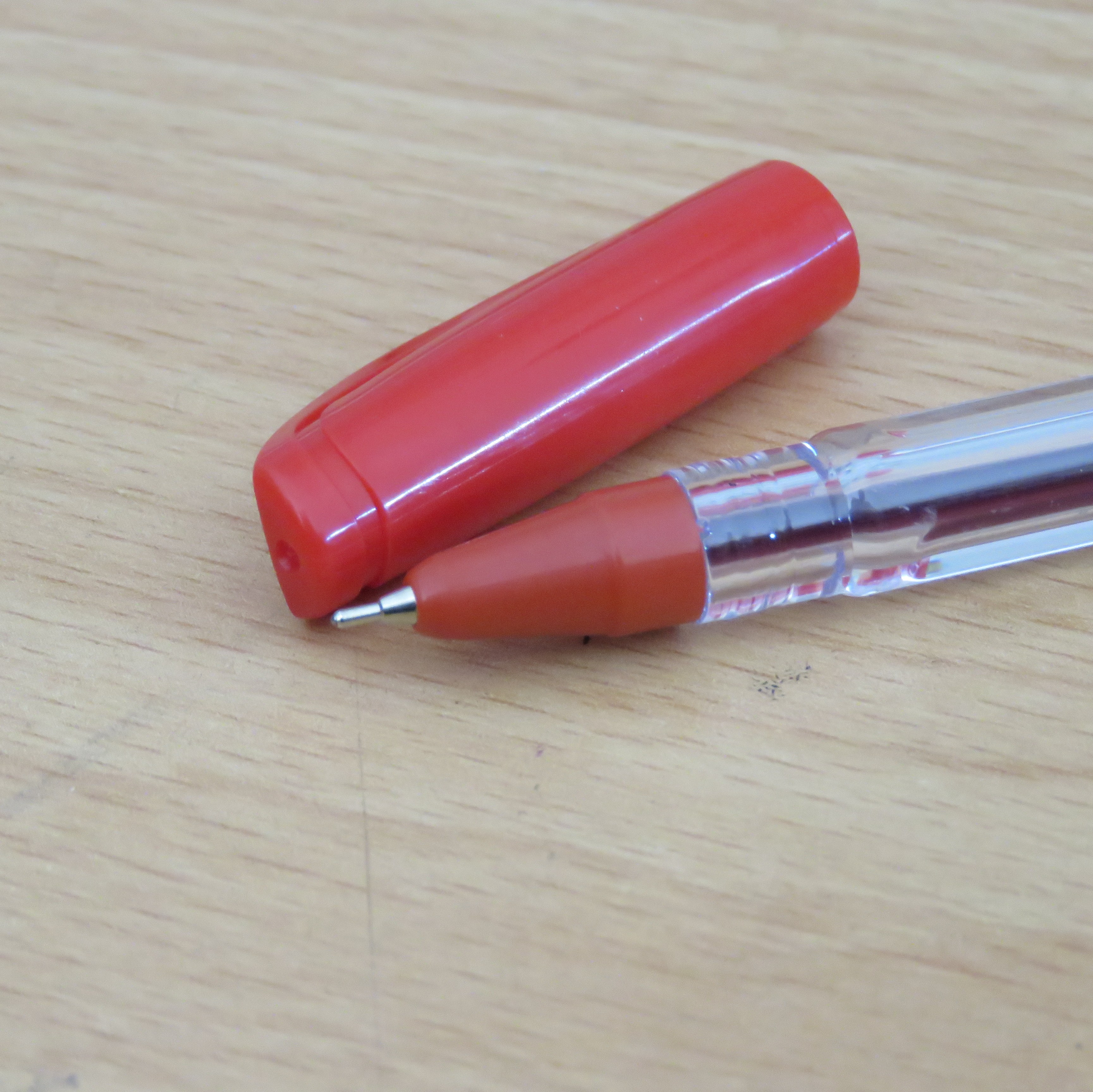 خودکار قرمز کیان