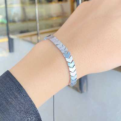 دستبند مدل مثلثی