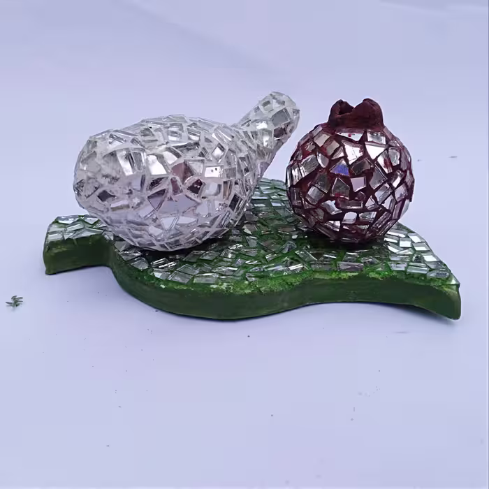 پرنده و انار آینه کاری شده