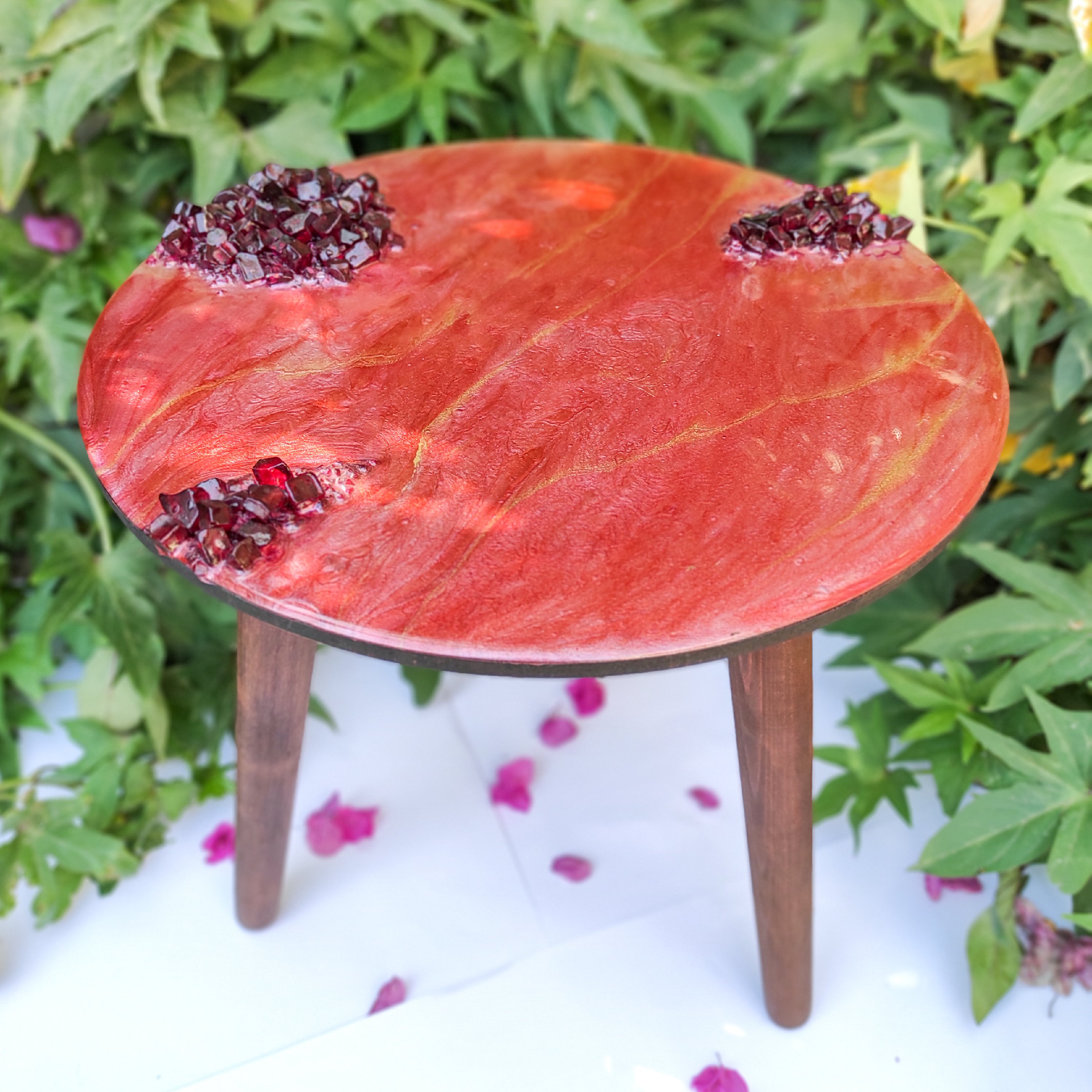 میز عسلی، طرح ژئودبسیار جذاب و خوشرنگ
سایز 40، قابل سفارش در سایز دلخواه
پایه های پیچی و قابل جدا شدن
