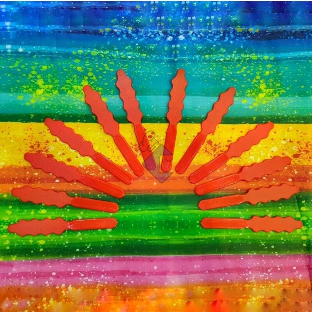 چوب بستنی پلاستیکی در چهار رنگ 