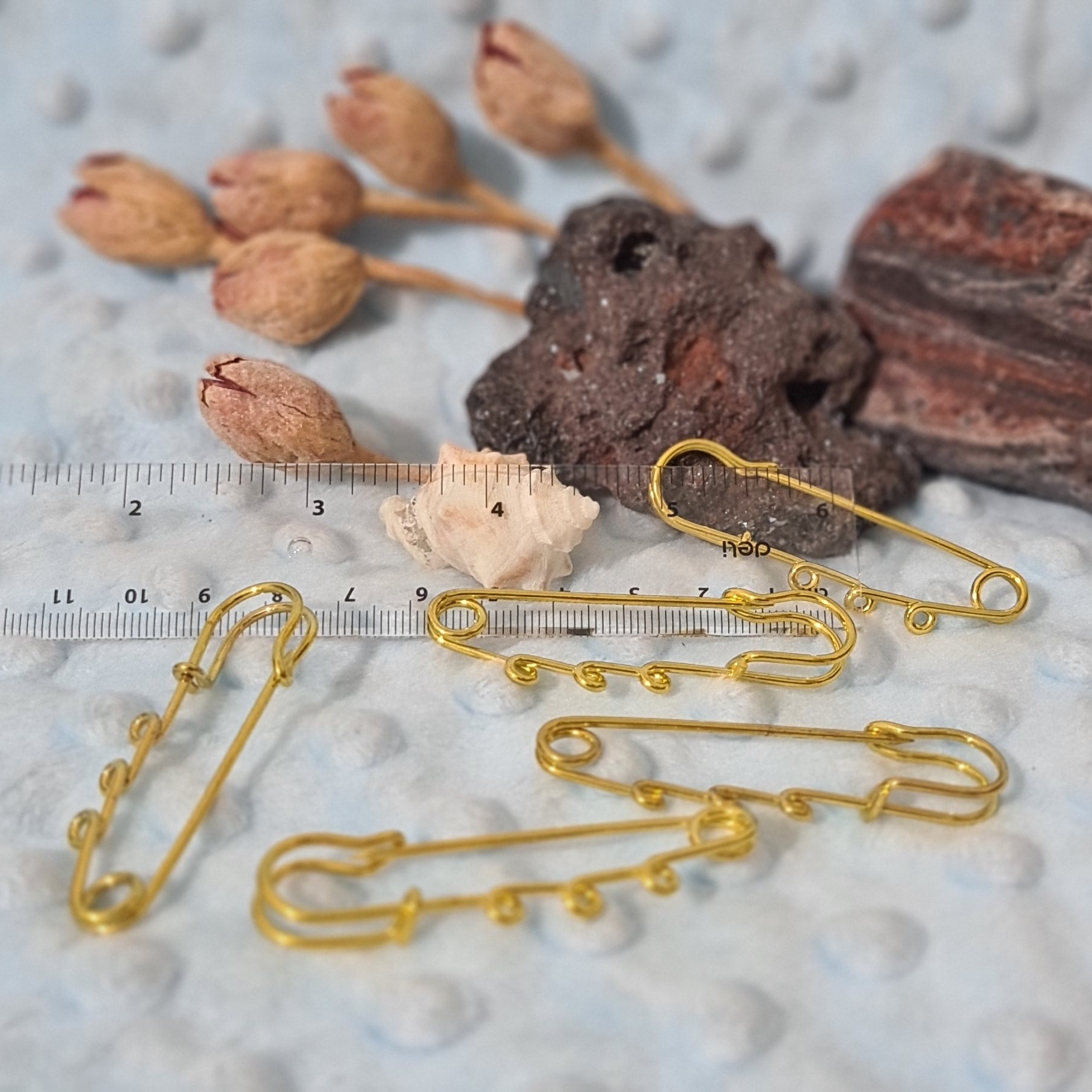 خرجکار سنجاق اسکاتلندی پَک 1عددی  طلایی طول 6 سانتی سه سوراخه ،بسیار با کیفیت 