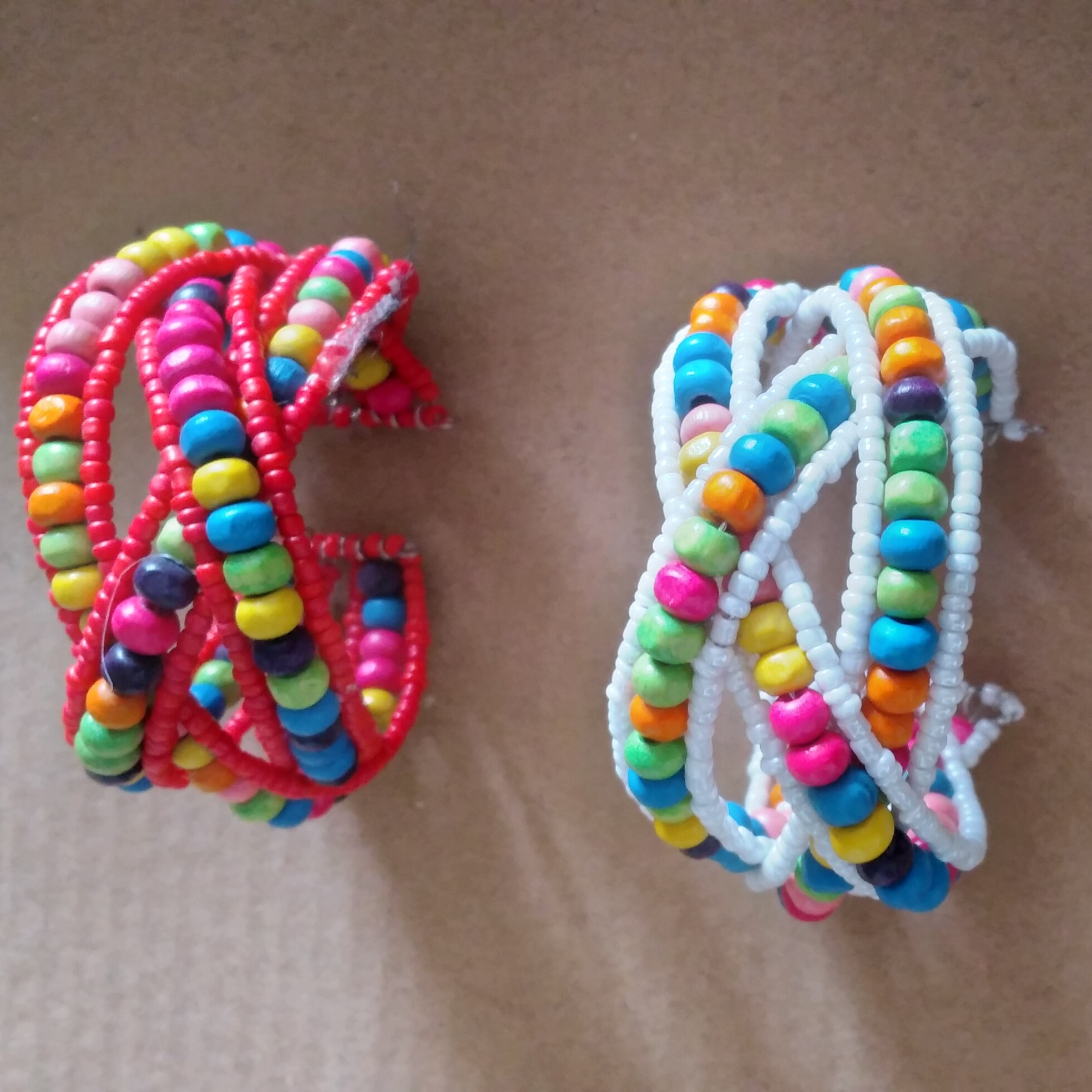 دستبند زیبا همراه هدیه