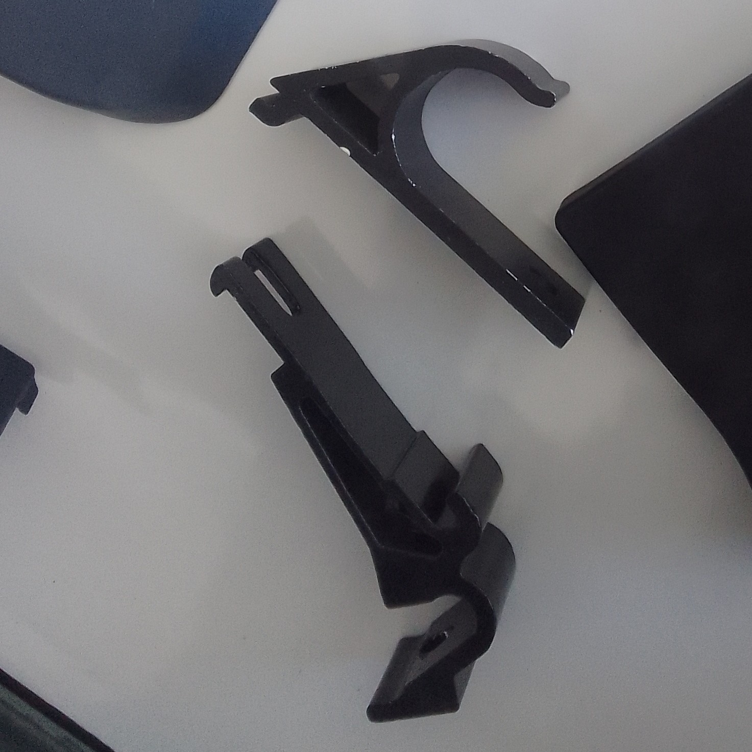 گیره فلاپ یا قلاب کایت بقل باک. مخصوص اسکانیا 380 و 420 و 450