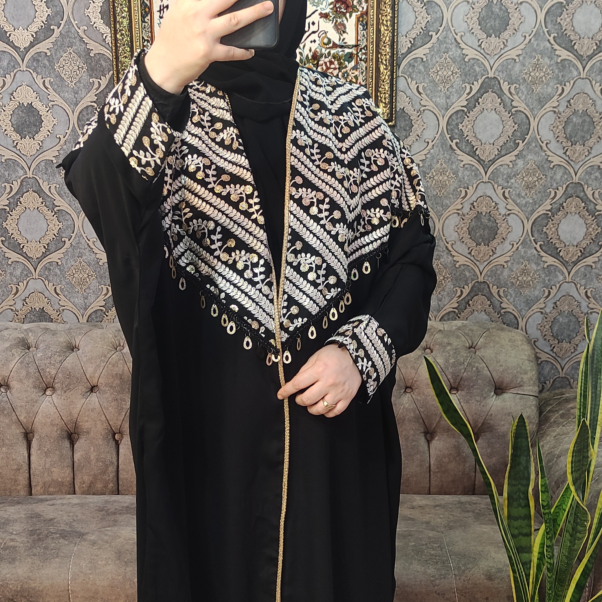 مانتوعبایی مانتو عبا طرح سوزندوزی اشکی جنس پارچه کن کن ژورژت با خرج کار لنین سوزندوزی فری سایز