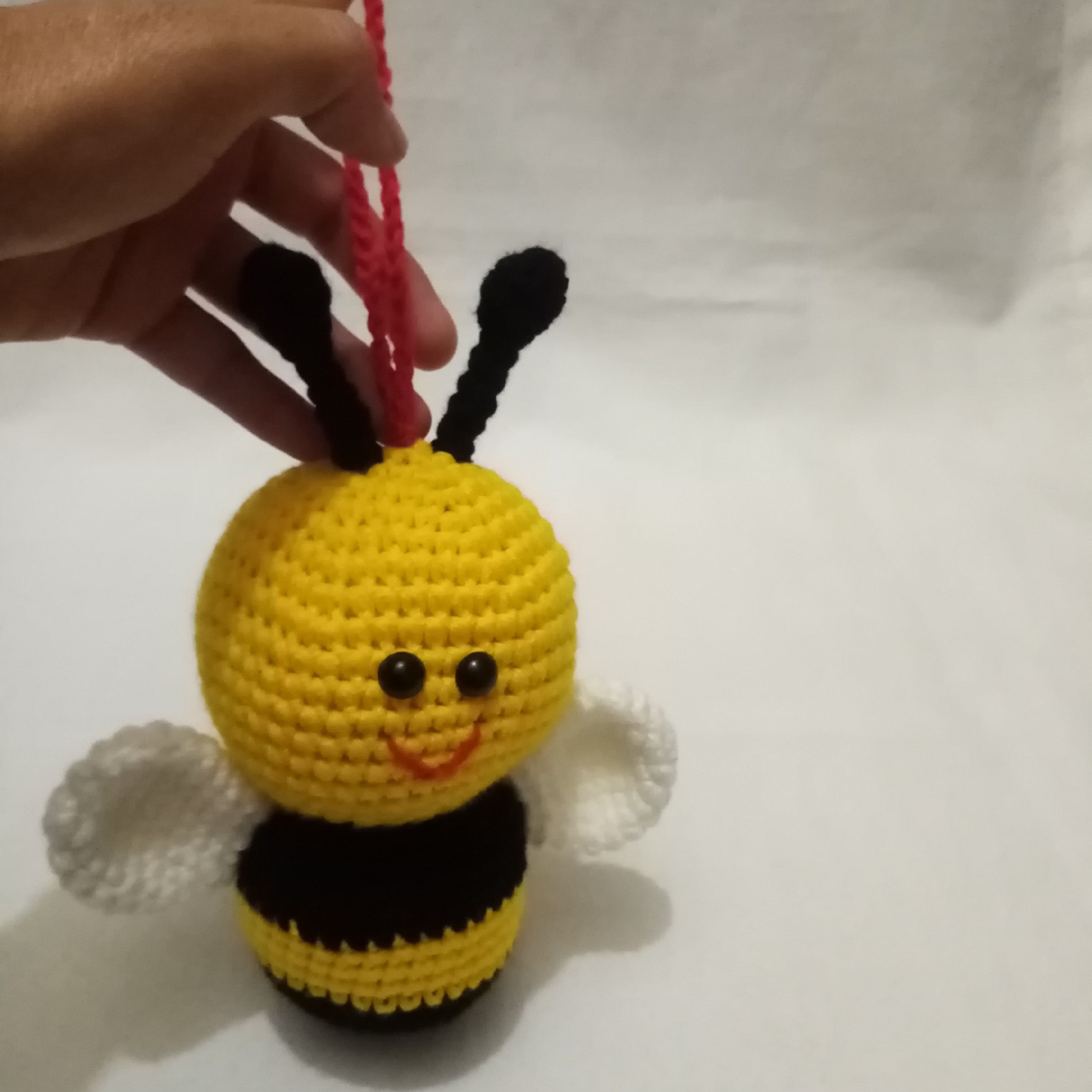 عروسک بافتنی زنبور