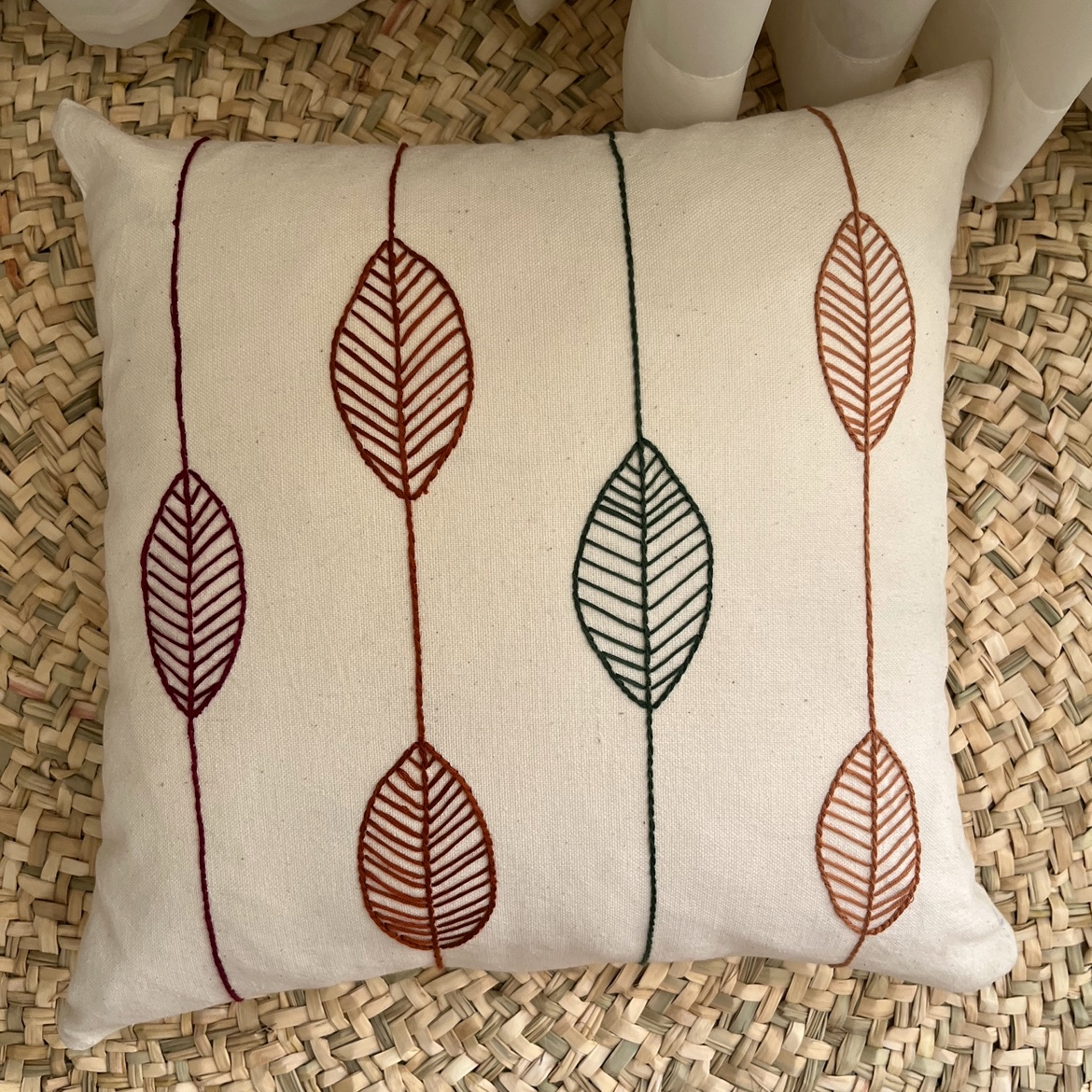 کاور کوسن دستدوز طرح برگ پاییزی