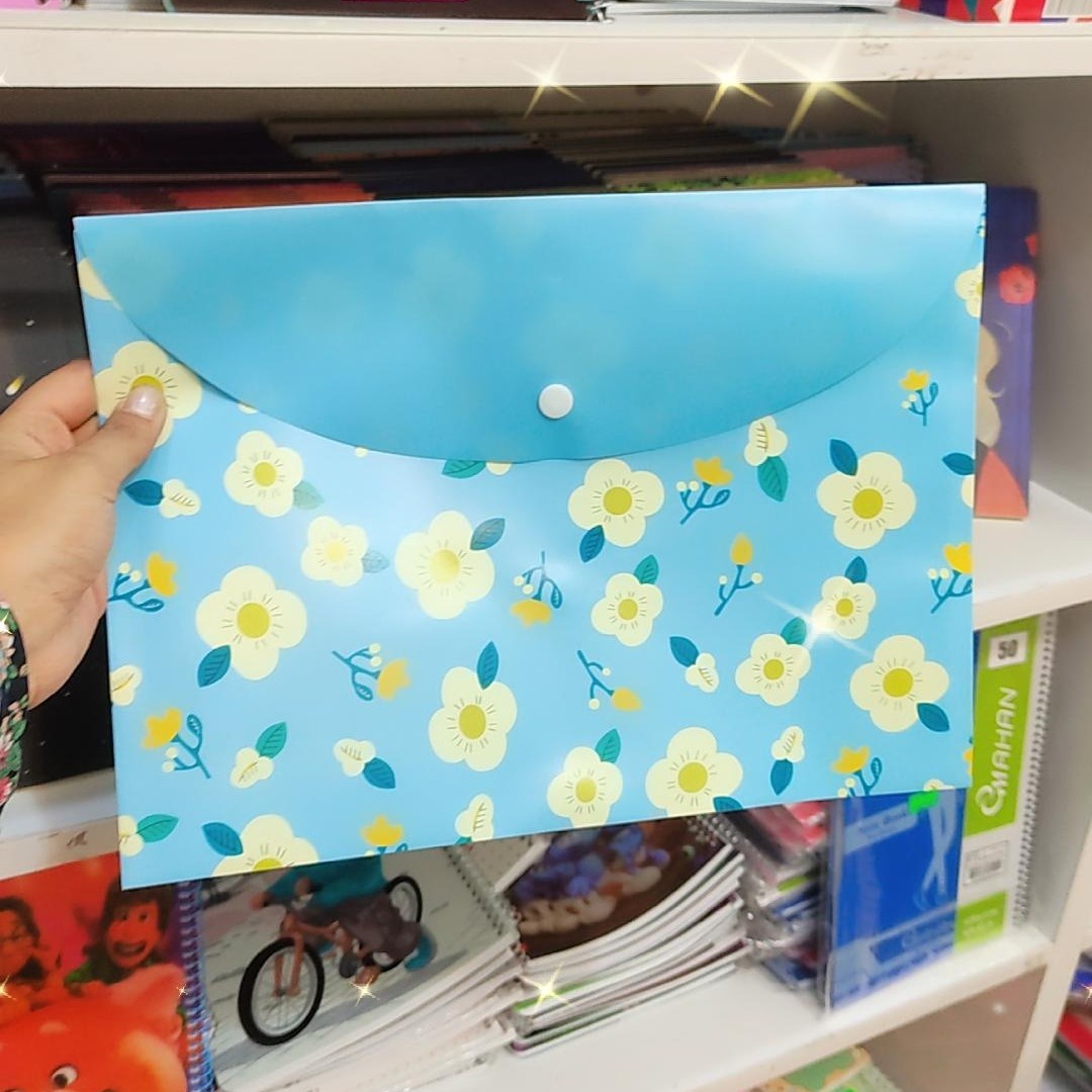 پوشه دکمه دار طرح دار 