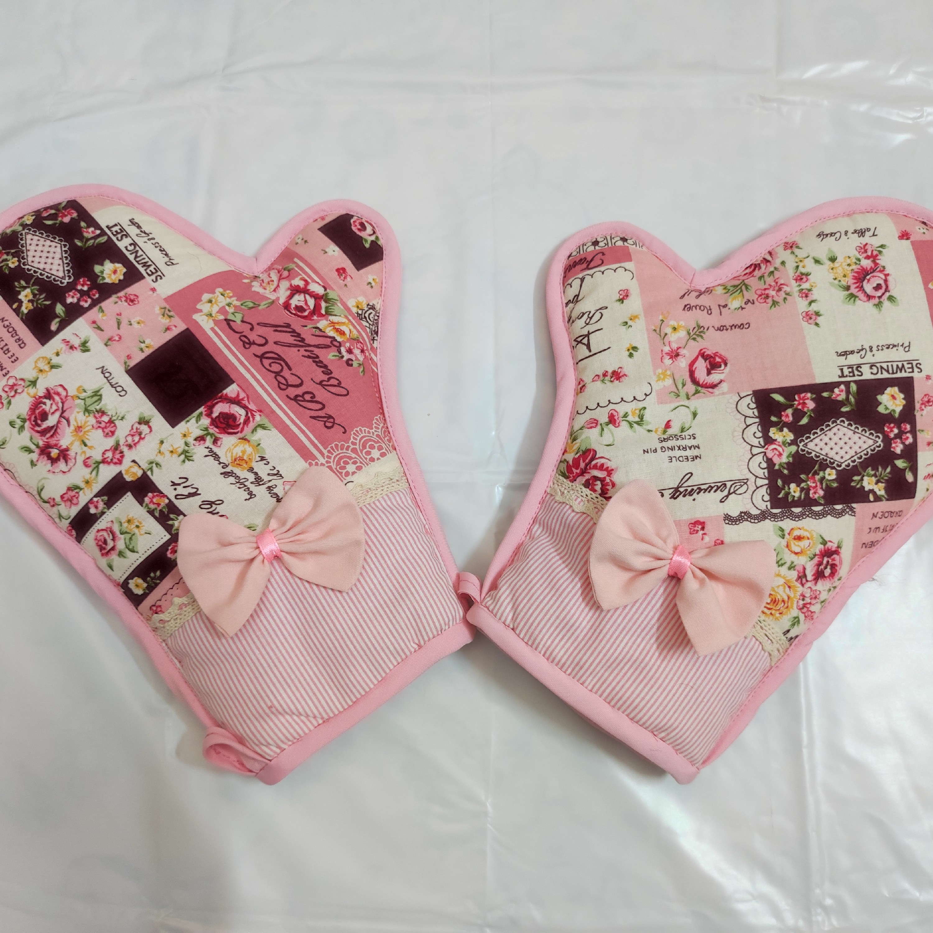 پک 4تایی شامل (دستکش فر-پیشبند-نمگیر)