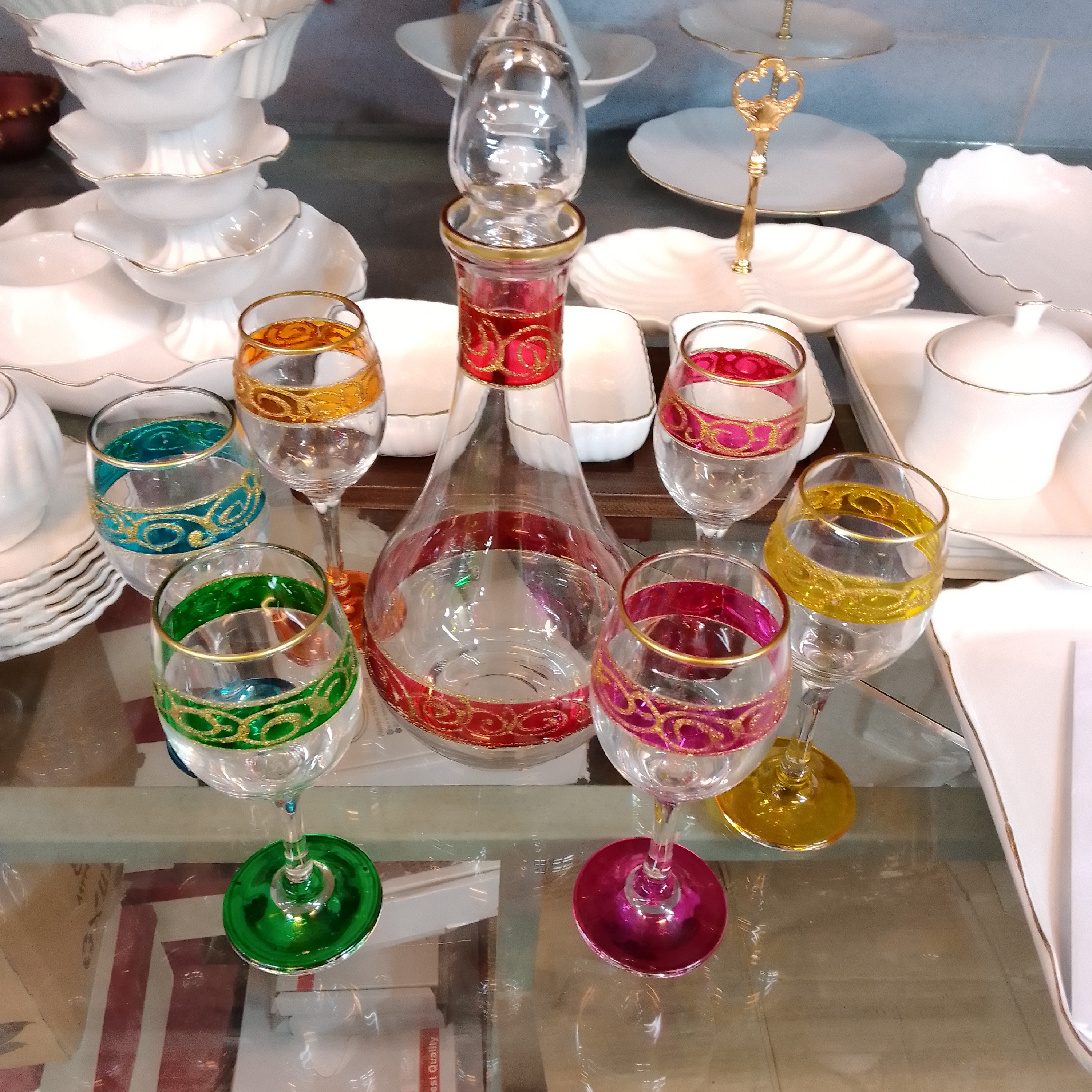 تنگ و لیوان گیلاس خوری