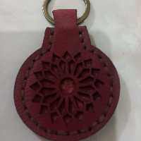 جاسوئیچی چرم دست دوز طرح سنتی