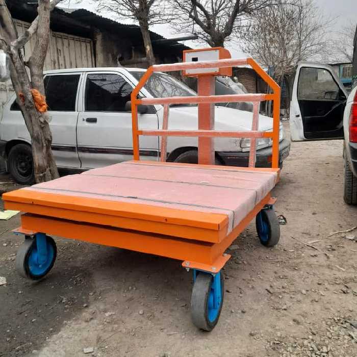 ترازو باسکول دیجیتال 2000 کیلو گرم یا 2 تن چرخدار و گارد دار ارسال با باربری و پس کرایه 