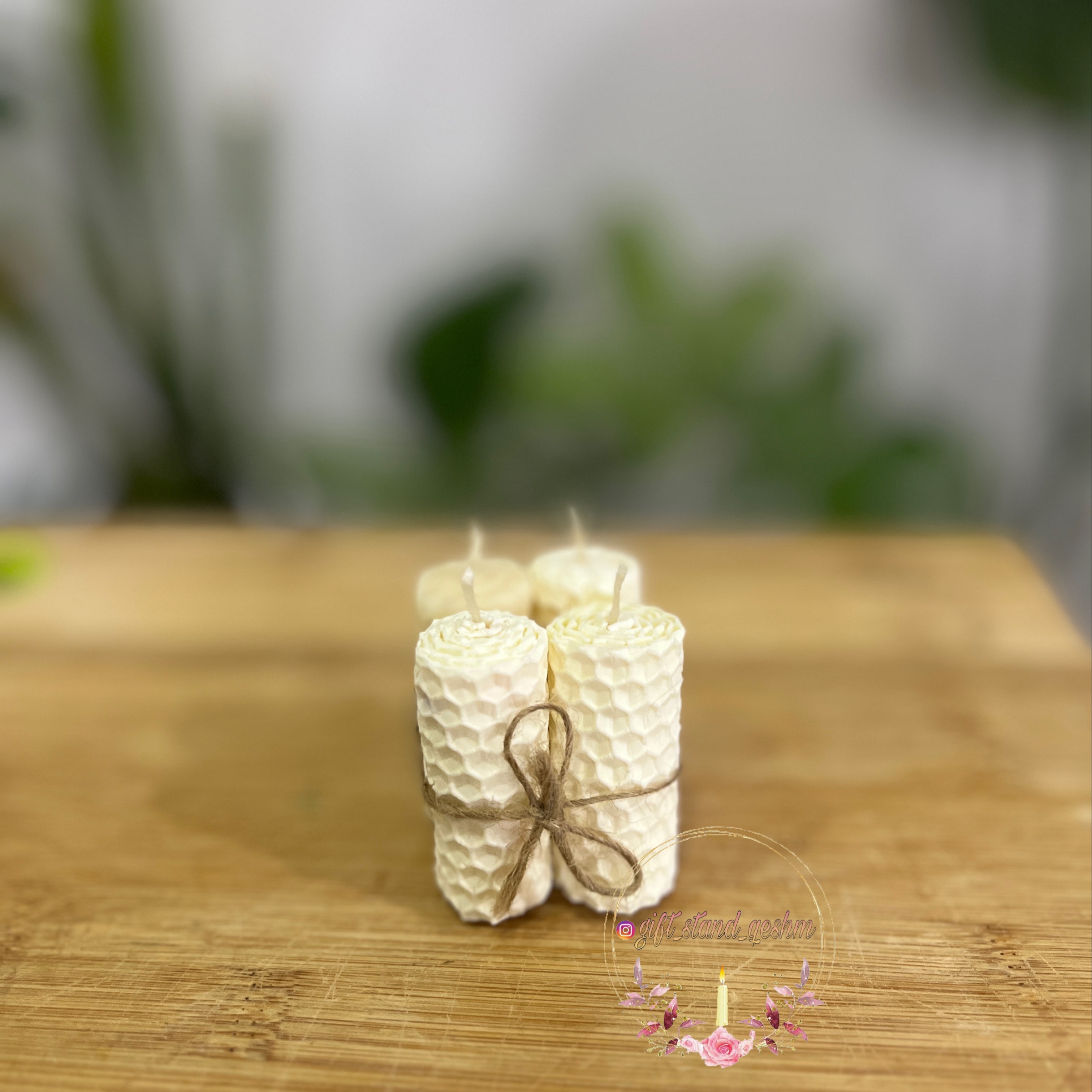 شمع موم عسلی در رنگ های مختلف 