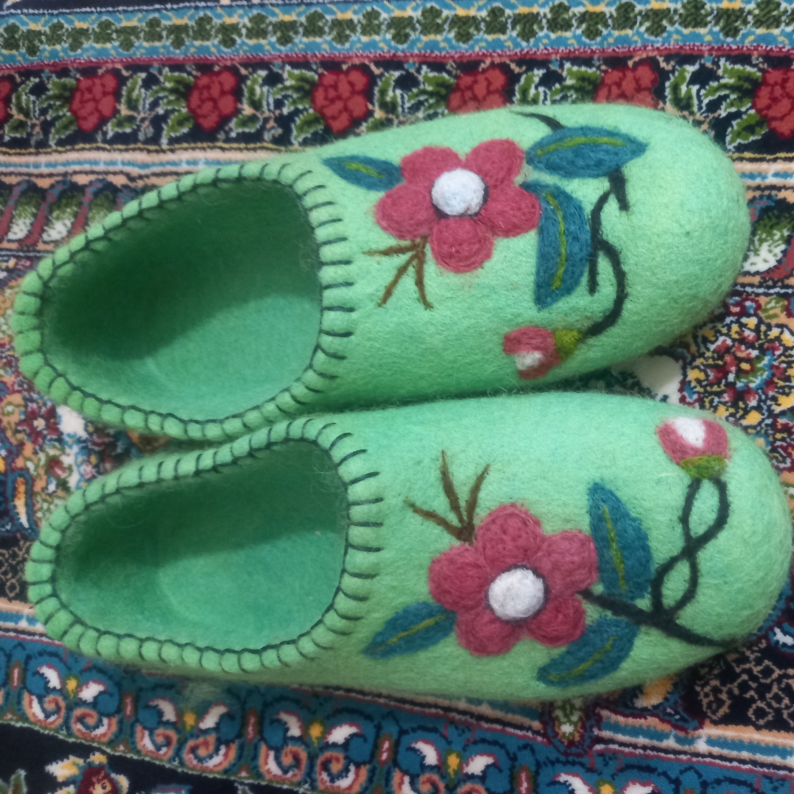 پاپوش نمدی زنانه