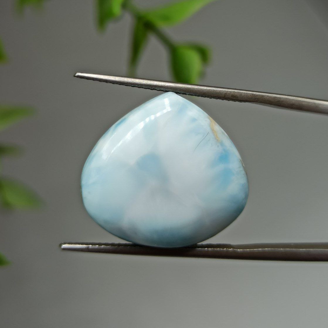 نگین لاریما دومنیکنن