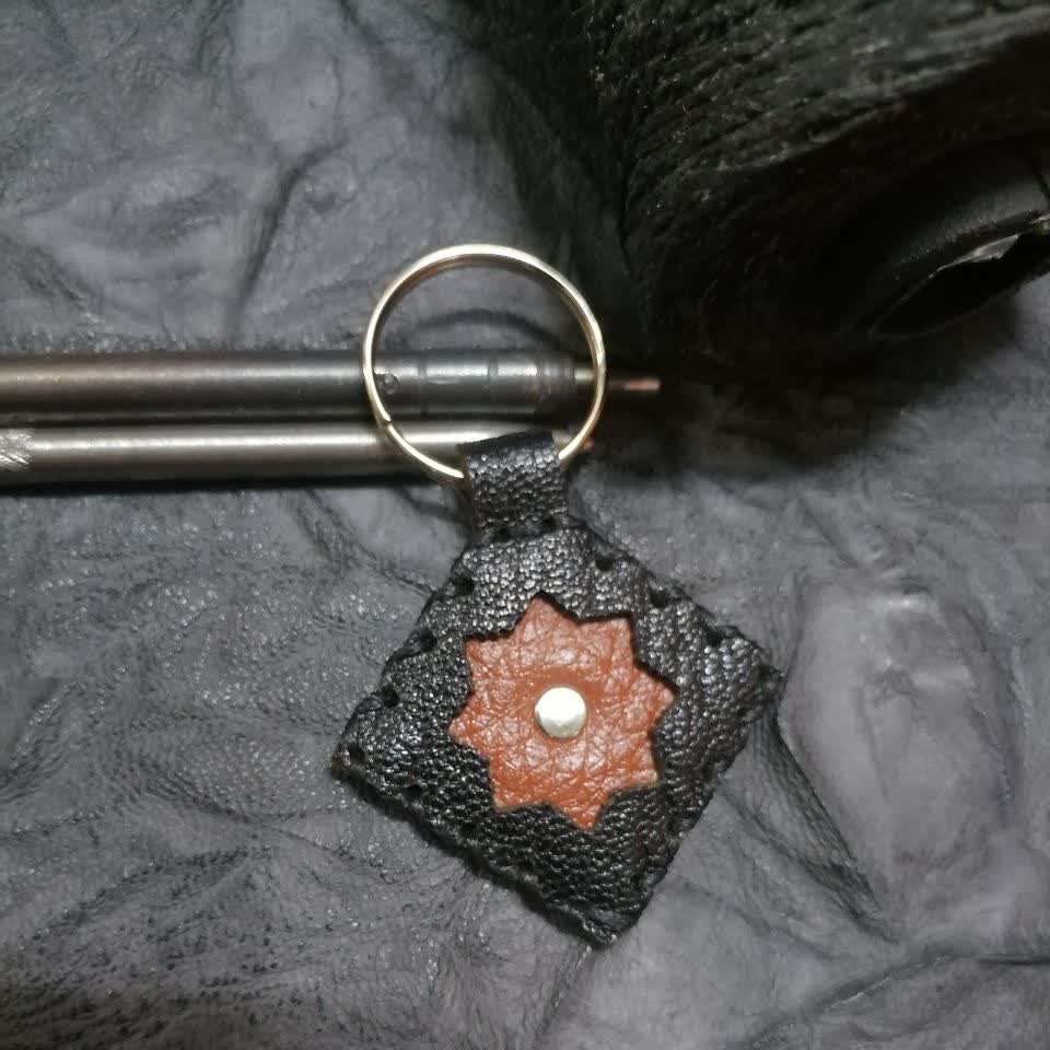 جا سوییچی چرم طبیعی دست دوز کد4