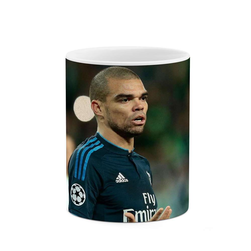 ماگ طرح فوتبالیست PePe مدل mgp12546