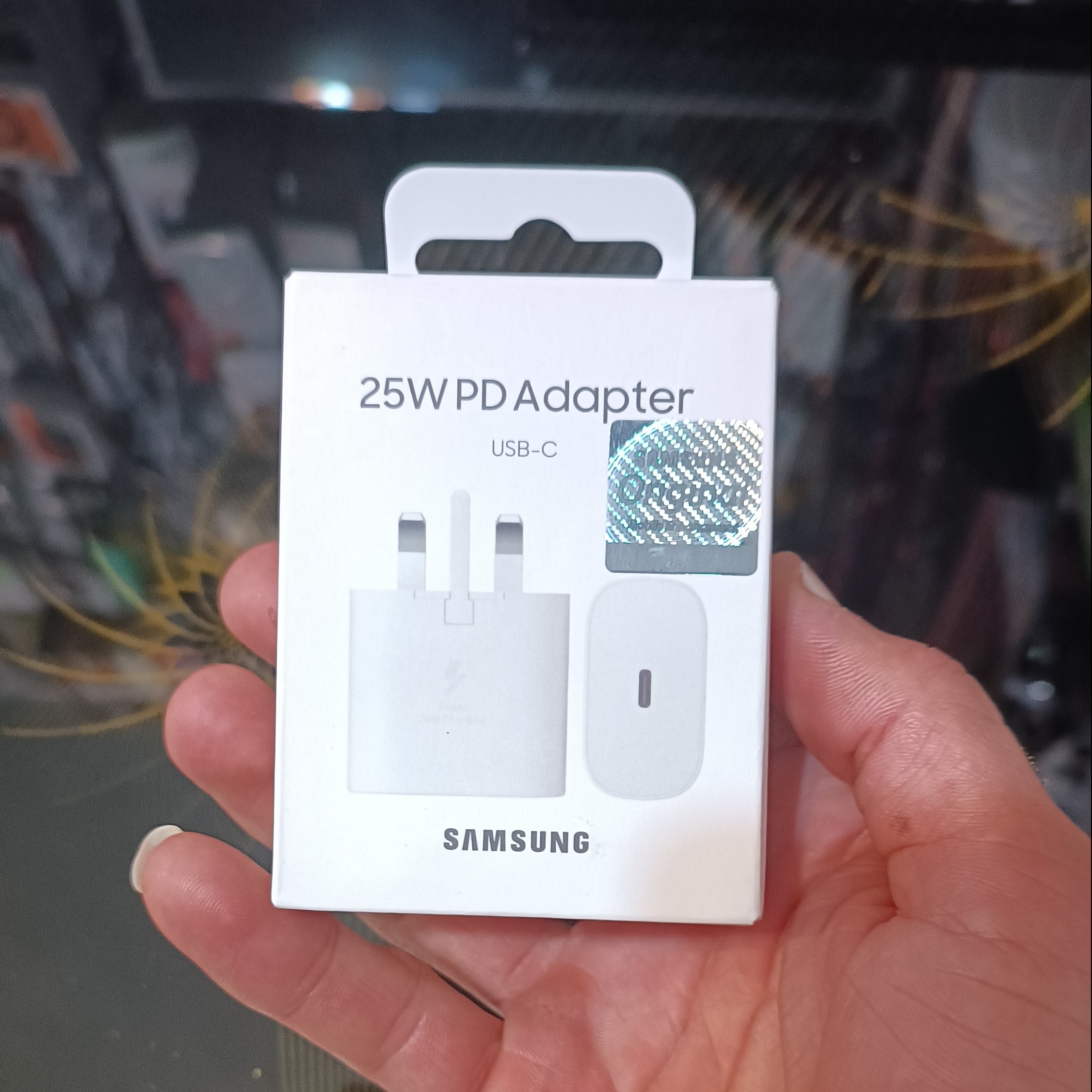 کلگی شارژر SAMSUNG مدل 25 وات 3 پین ویژگی شرکتی (سرجعبه) مخصوص مدلهای a52/a53/و