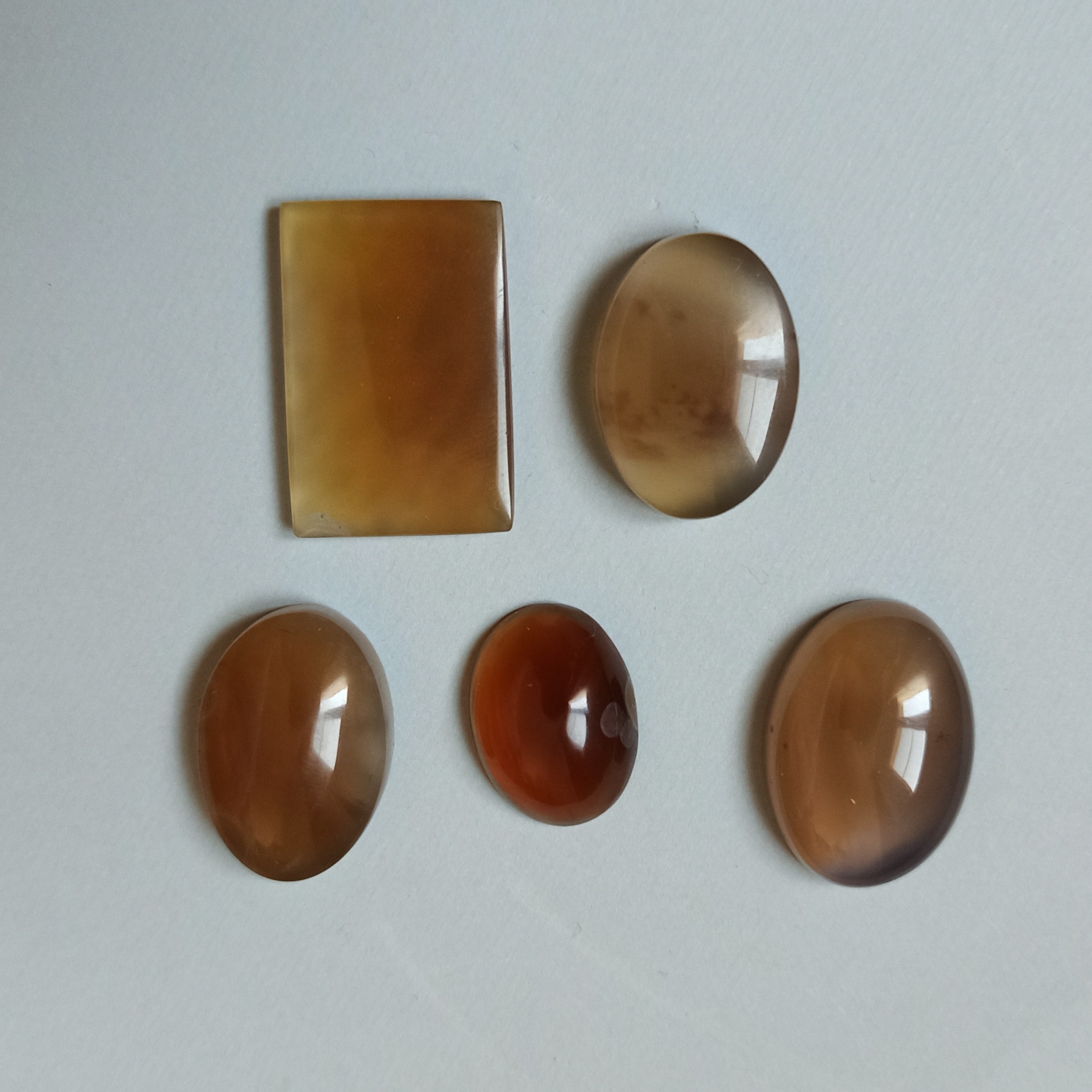 یک عدد نگین سنگ عقیق عسلی طبیعی ایرانی تراش دست AG14