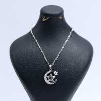 گردنبند دخترانه نقره ای LOVE طرح ماه و ستاره نگینی 73919