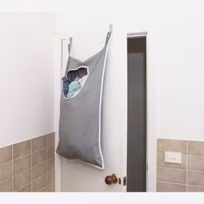 کیسه رخت چرک پشت دری مای هوم
