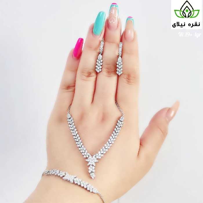 سرویس نقره  با آبکاری طلا سفید 
شیک و مجلسی و ظریف
نازلترین قیمت

ارسال رایگان  به سرتاسر کشور
با ارائه فاکتور معتبر،