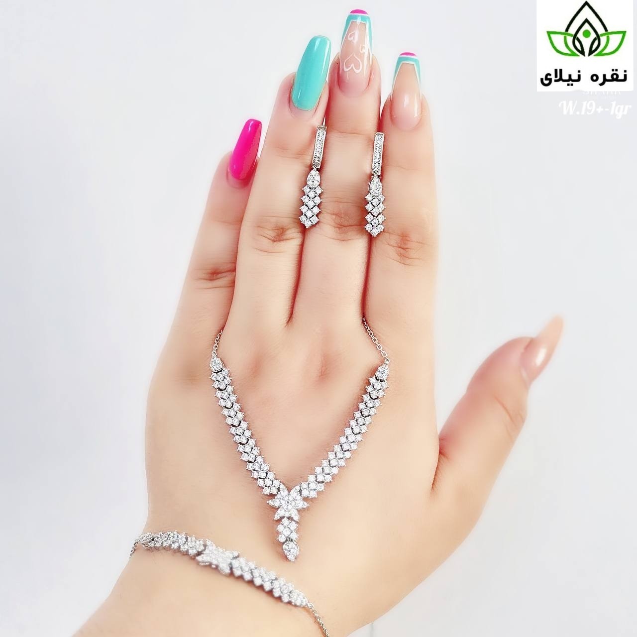 سرویس نقره با آبکاری طلا سفید
شیک و مجلسی و ظریف
نازلترین قیمت
ارسال رایگان به سرتاسر کشور
با ارائه فاکتور معتبر،