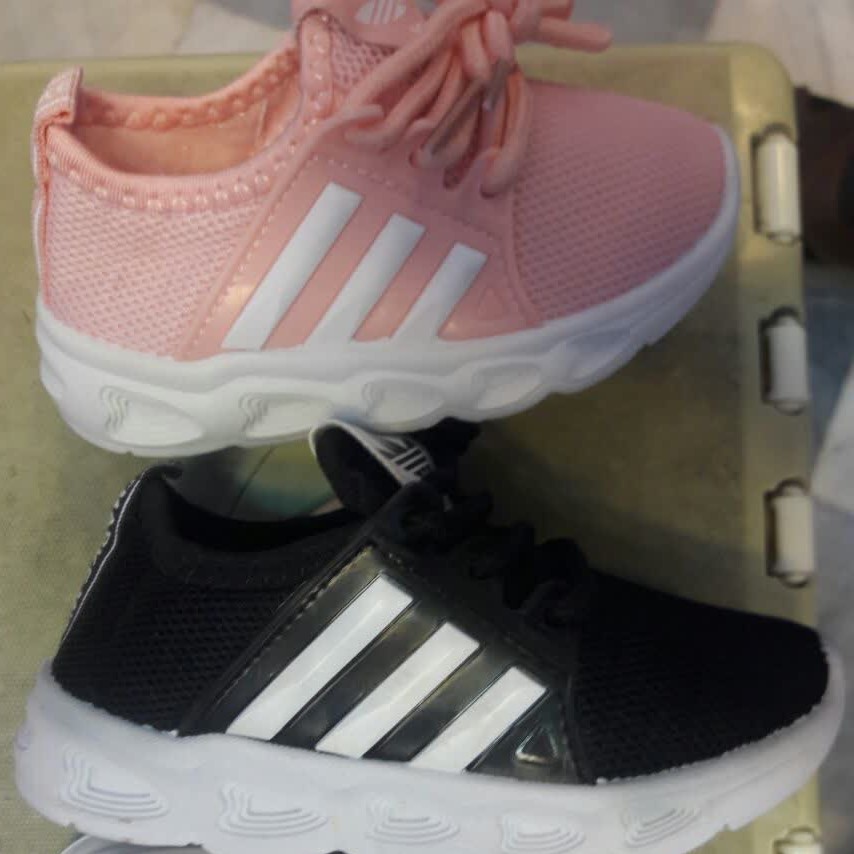 عمده فقط 290 تومان کفش بچه گانه دخترانه و پسرانه خارجی آدیداس سایز 2025