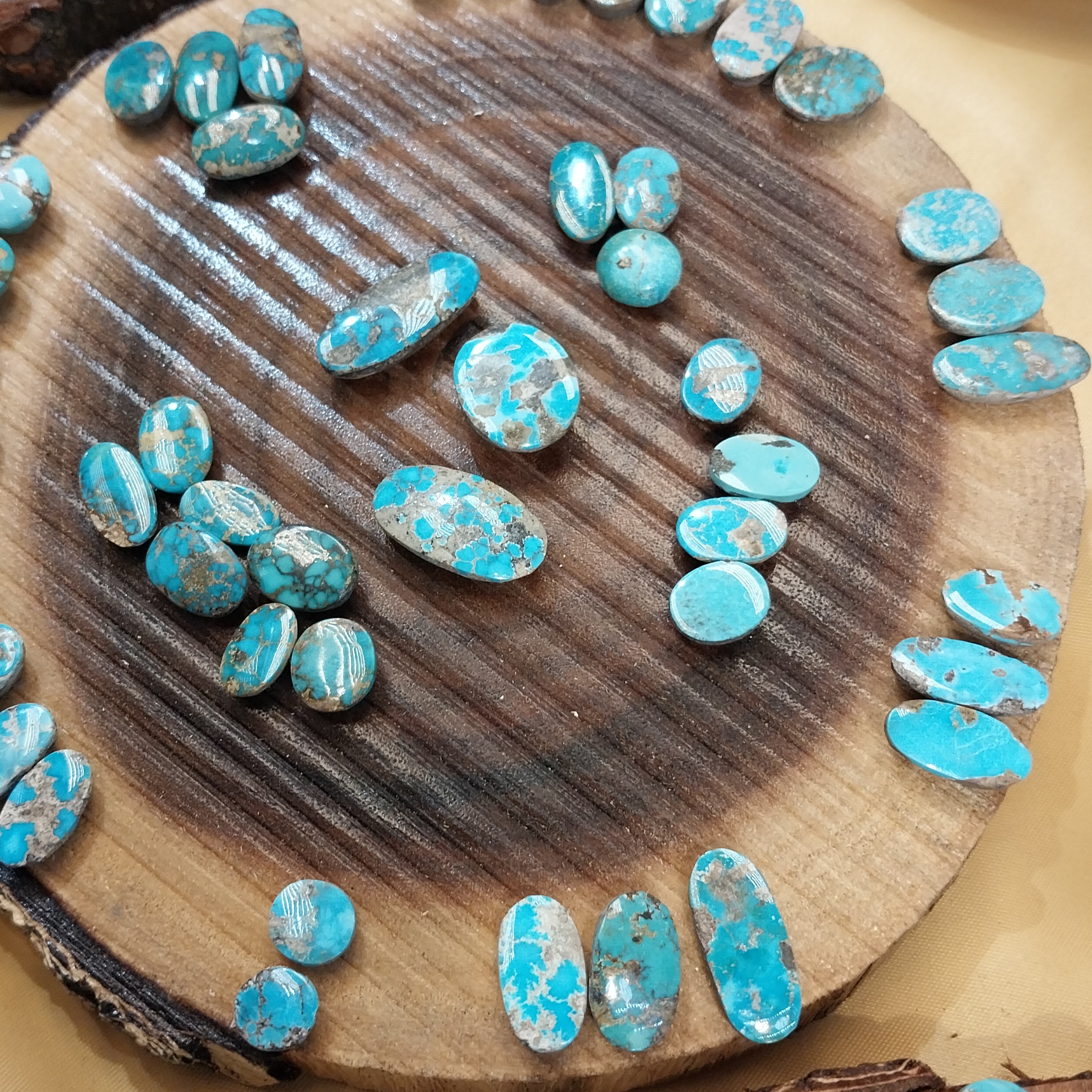 سنگ فیروزه نیشابورطبیعی