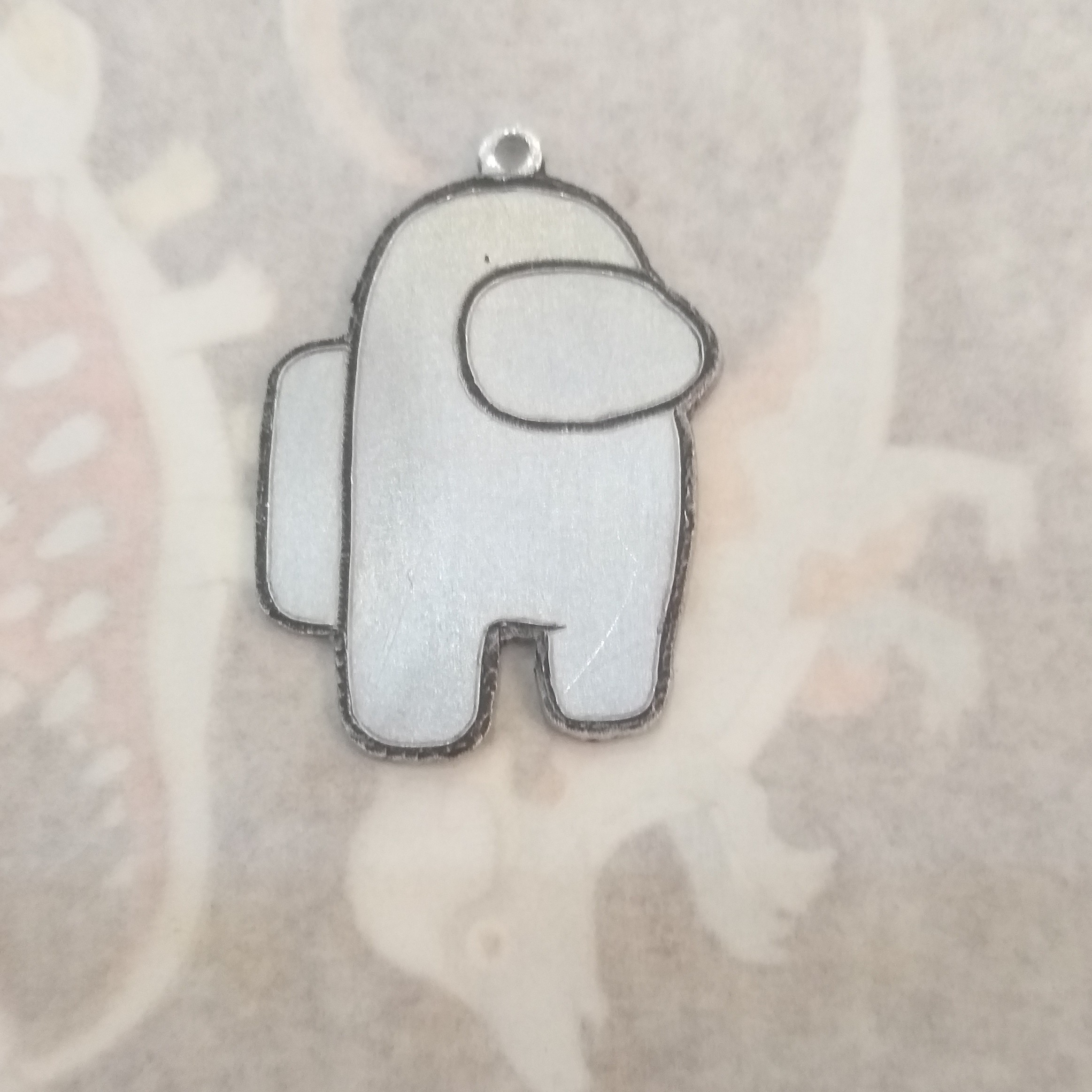 پلاک بازی اِمانگاس  یا  آویز  Among us  آلومینیومی