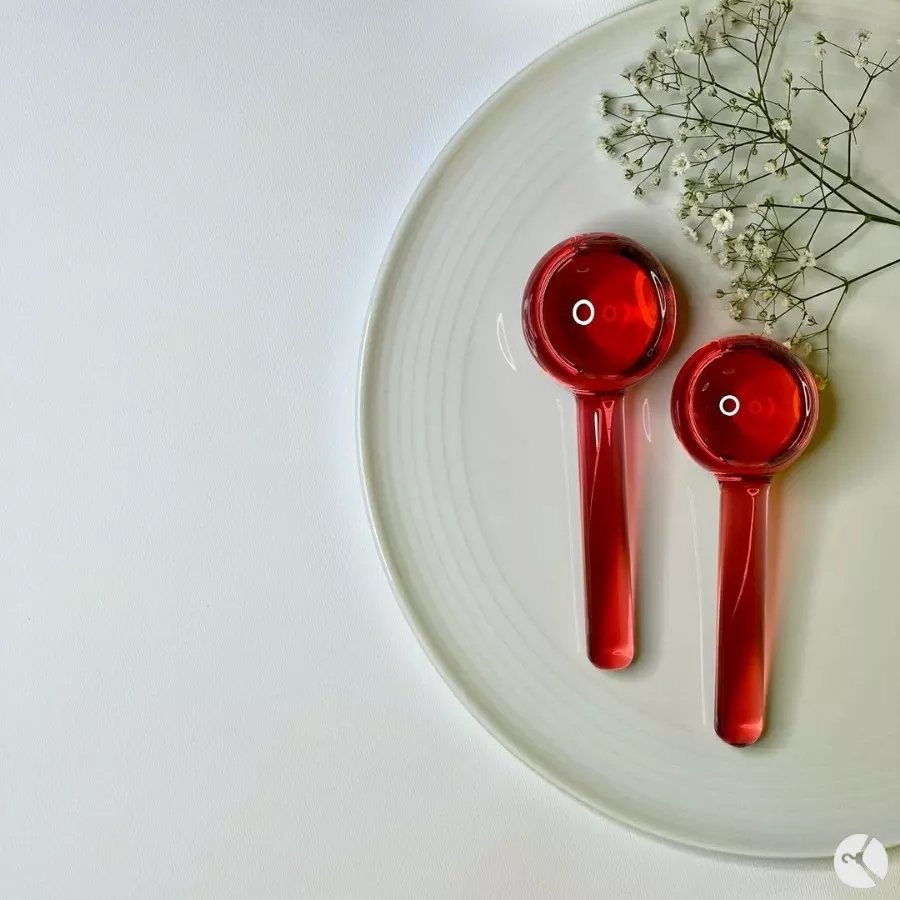 ماساژور آیس گلوب گوی یخی اکلیل دار

 

قرمز