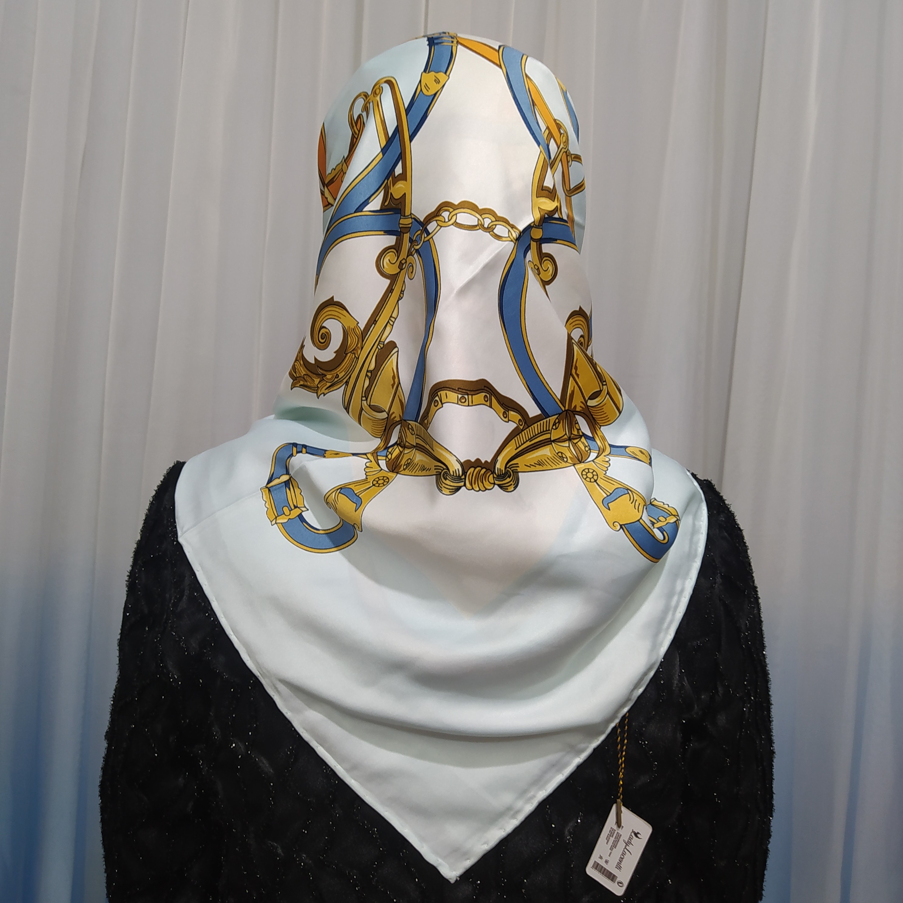 روسری ابریشم تویل دور دست دوز قواره 100