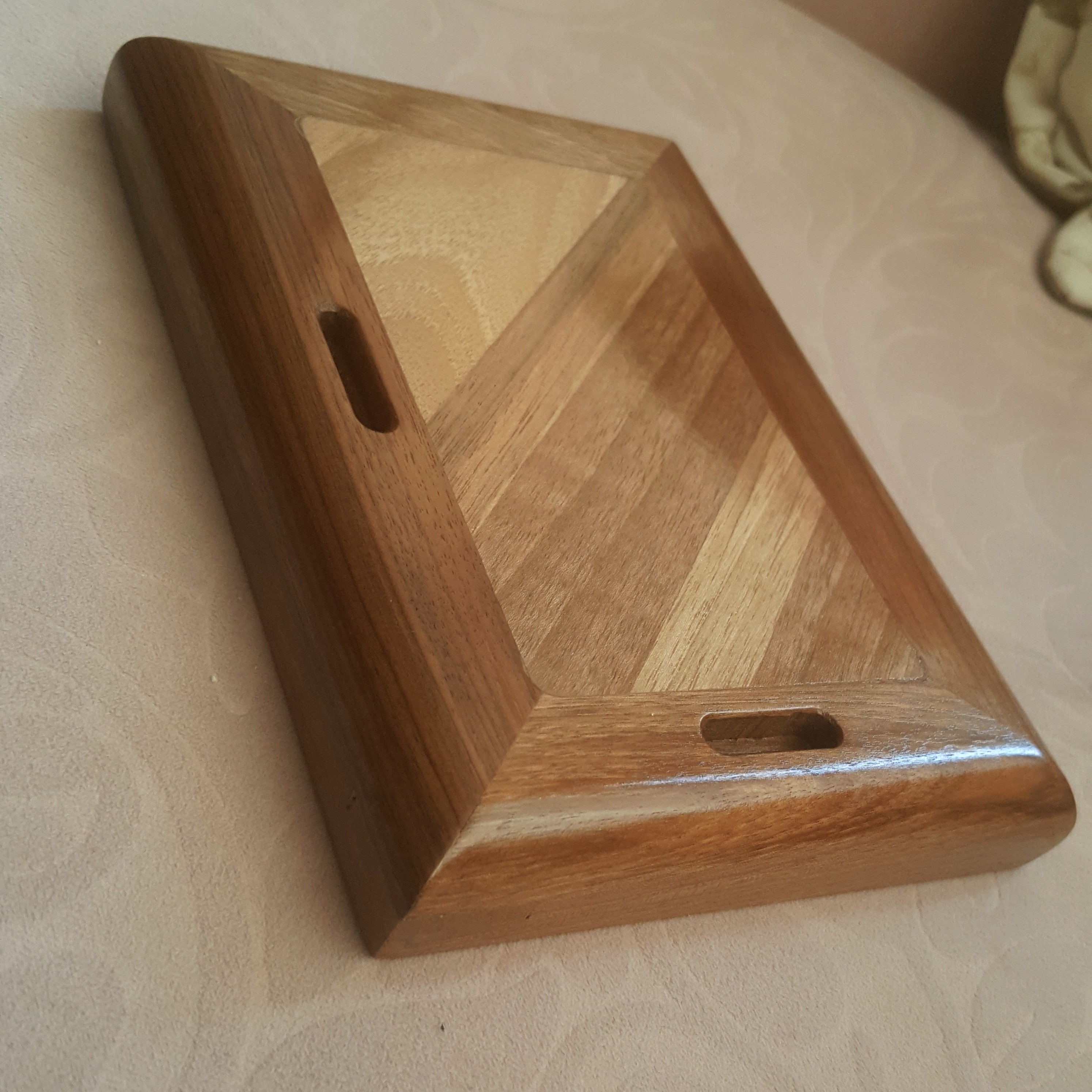 مرغوب ترین قاب شاسی چوب گردوی 20 در 25 در ایران  . این تخته شاسی معمولی نیست