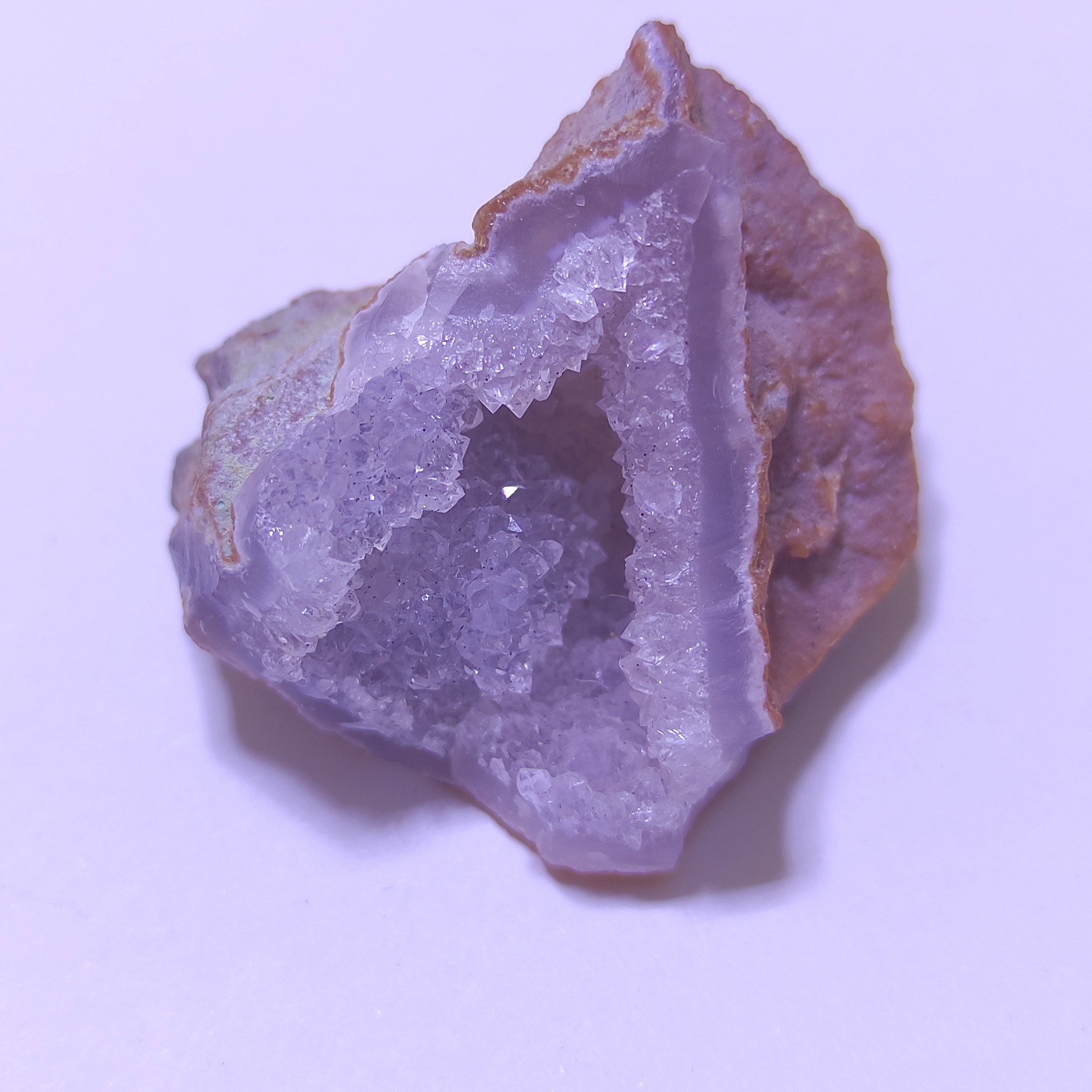 راف آمیتیست سنگ آمیتیس ژئود آمیتیست راف آمیتیس اصل معدنی طبیعی با بلورهای ریز درخشنده بسیار خــاص مناسب کلکسیون کد RA19