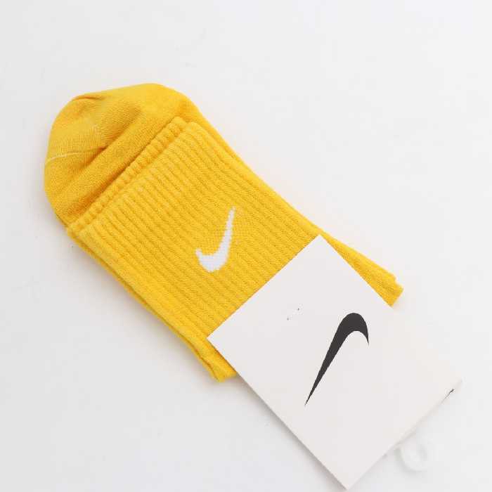 جوراب اسپورت نیم ساق پنبه نایک زردکانگورو 20256