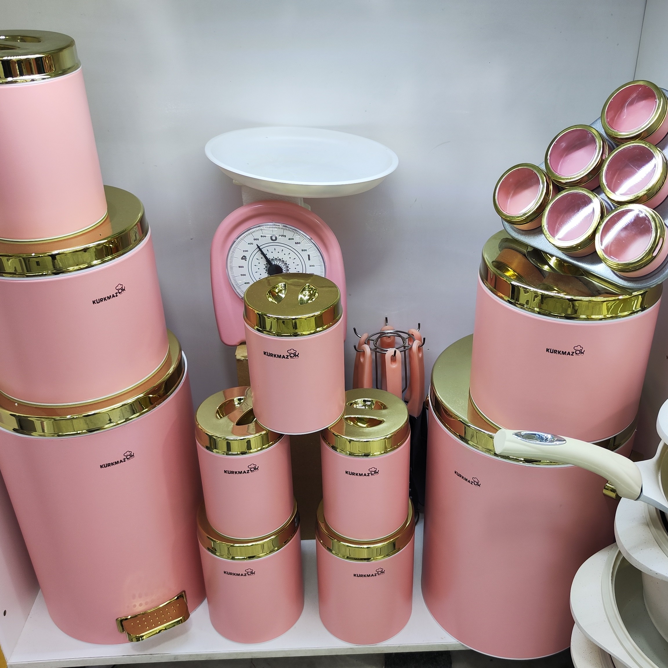 سرویس آشپزخانه  26 پارچ کرکمز ترکیه 