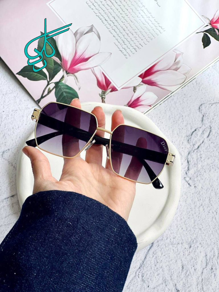 خرید عینک اسپرت دارای استاندارد UV400n و فرم کائوچو به همراه کاورر و دستمال کد 2415078 - ردگل