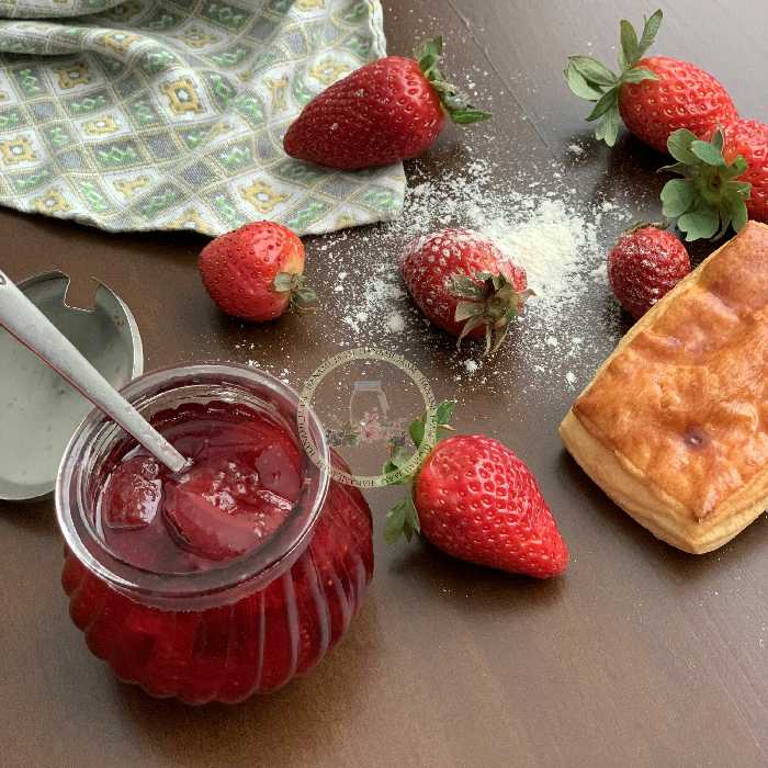 مربای خانگی هانامی توت فرنگی (یک کیلو)