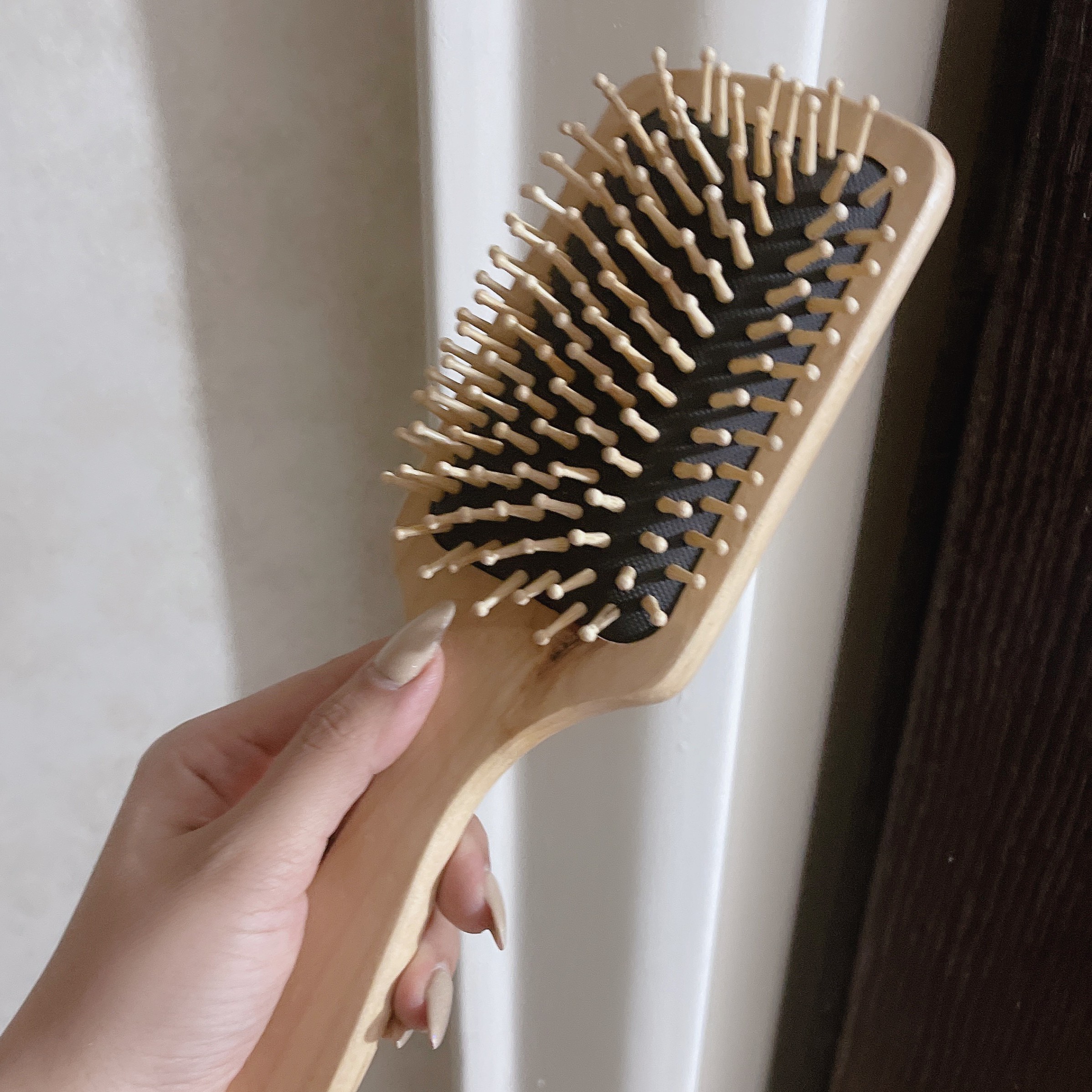برس مو بامبو دندانه چوبی مربعی سایز بزرگ خاصیت ضد موخوره دسته چوب بسیار مقاوم
