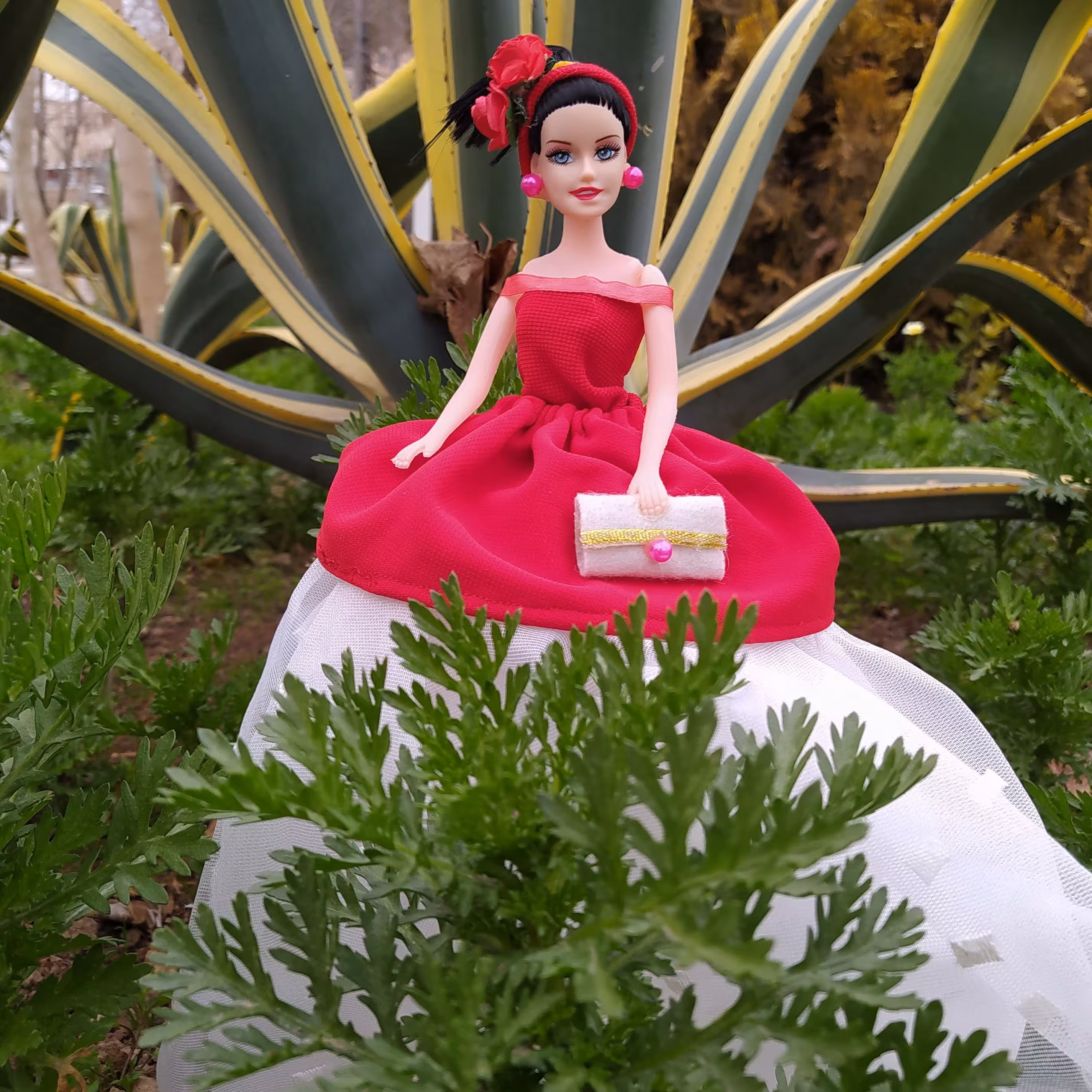 عروسک قرمز