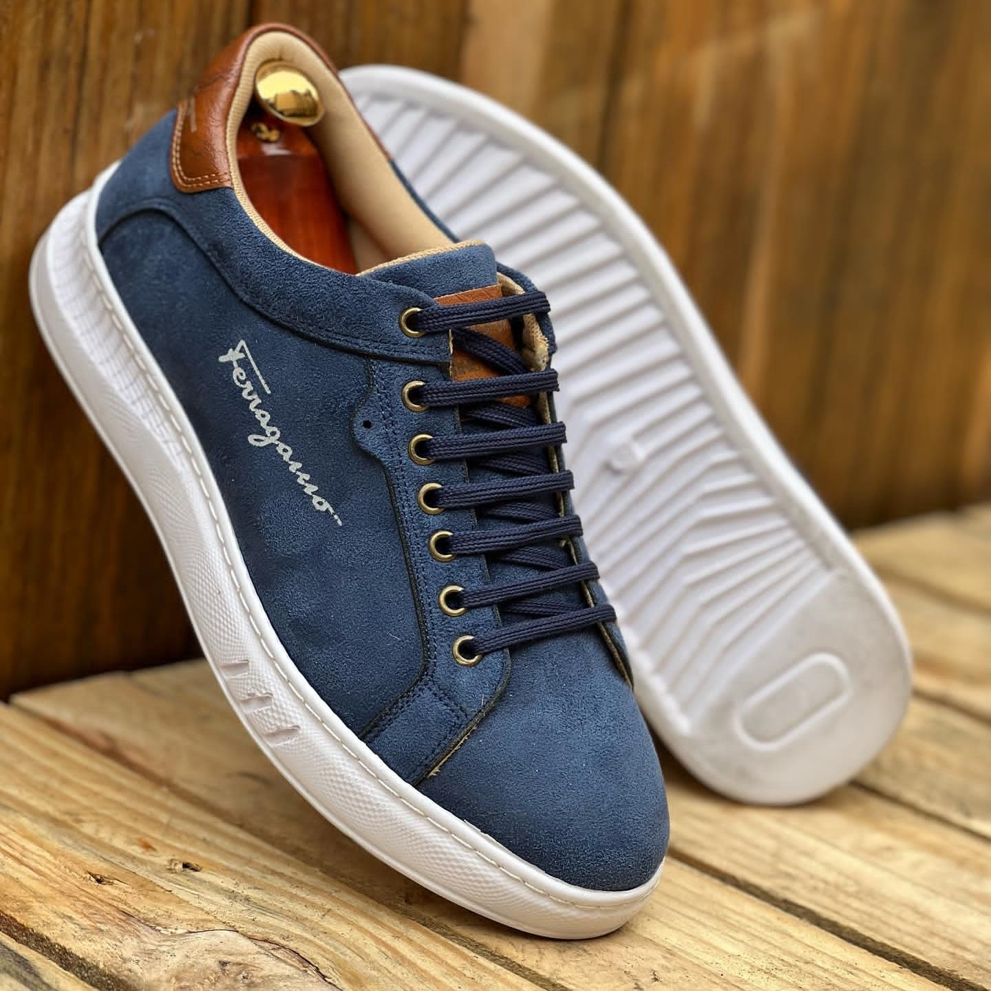 کفش کتونی بندی مردانه فوق العاده شیک وخوش پا باکیفیت