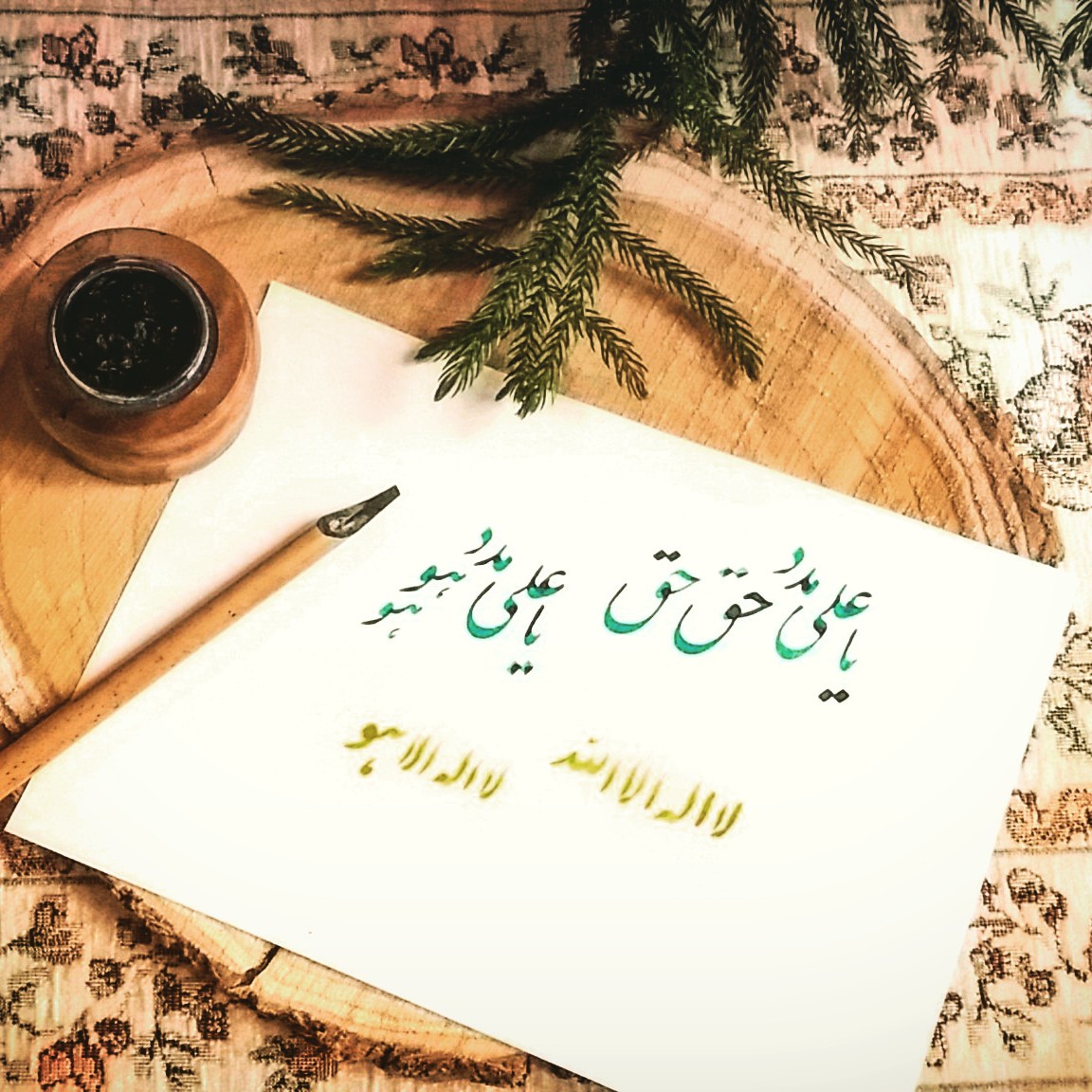 خوشنویسی نستعلیق روی کاغذ گلاسه بدون قاب.