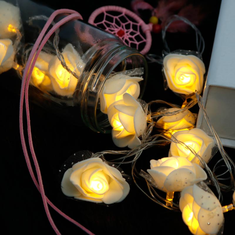 ریسه طرح گل فومی سفید آفتابی 3٫5 متری